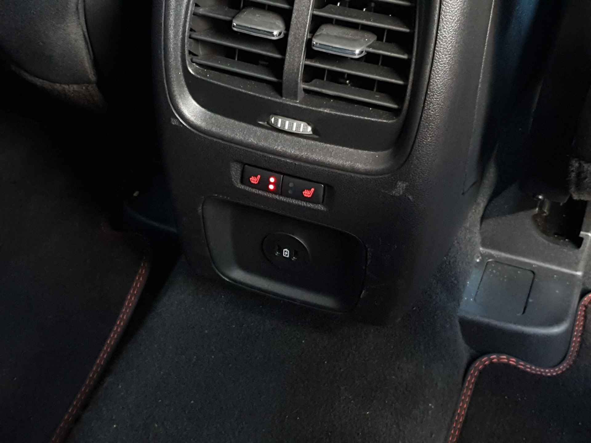 Ford Kuga 2.5 PHEV ST-Line | Winter Pakket | NL-Auto | 19 inch! | Apple Carplay/Android Auto - 41/42