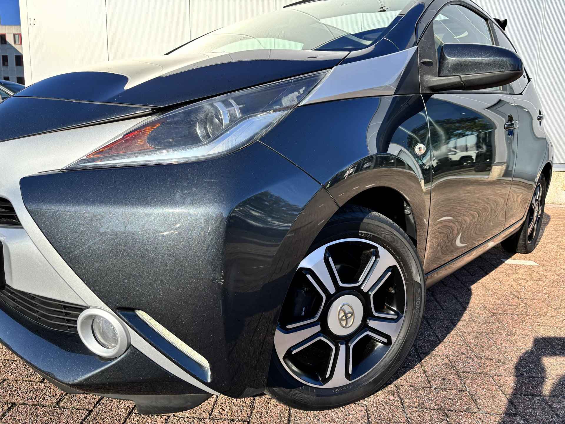 Toyota Aygo 1.0 VVT-i x-clusiv Cabrio, Climaatbeheersing, LM velgen - 5/34