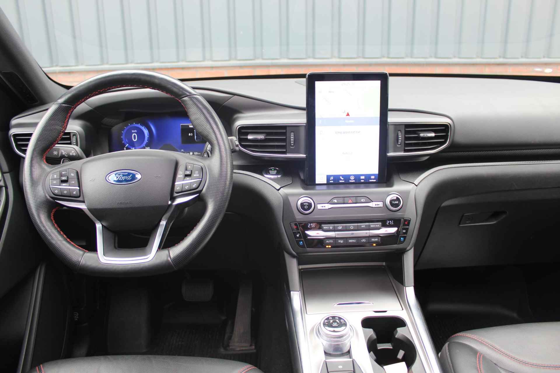 Ford Explorer ST-Line Navigatie *  Climate control * Electrisch verstelbare stoelen * Schuif-kanteldak * Parkeersensoren V&A en camera * 2500kg trekgewicht! * B&O audio * - 14/39