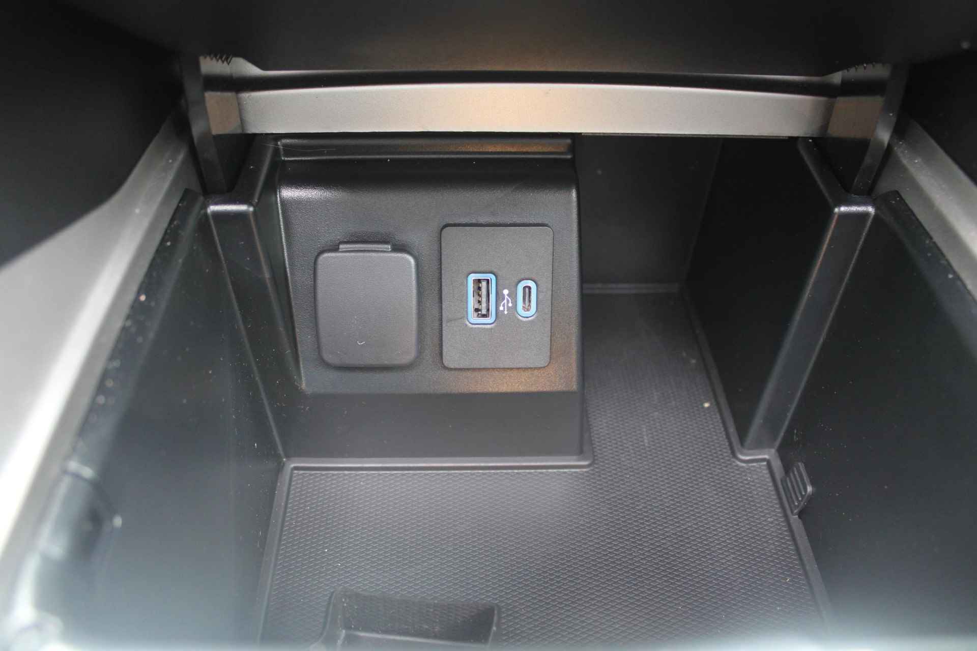 Ford Explorer ST-Line Navigatie *  Climate control * Electrisch verstelbare stoelen * Schuif-kanteldak * Parkeersensoren V&A en camera * 2500kg trekgewicht! * B&O audio * - 37/39