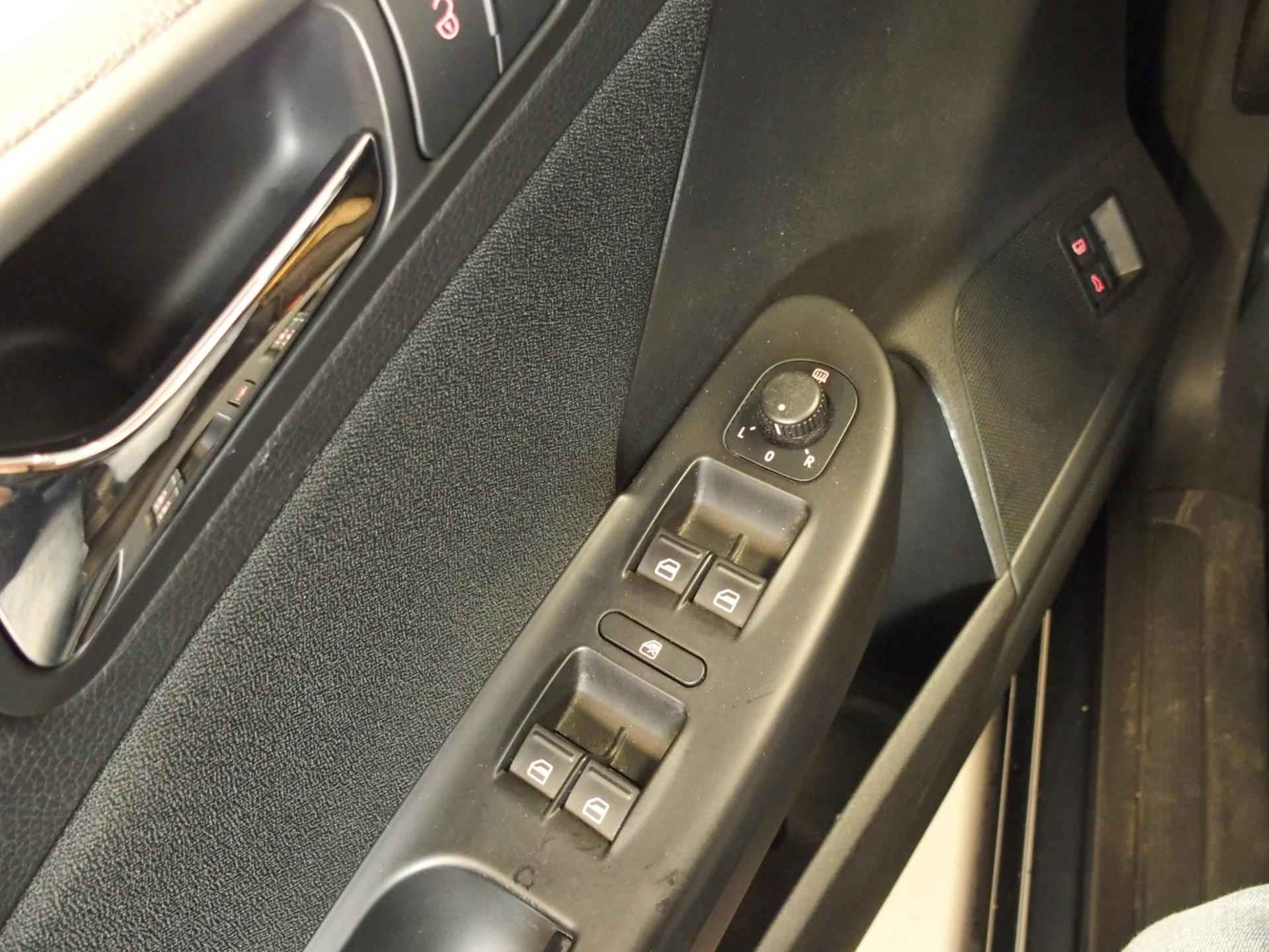 Volkswagen Passat 1.8 TFSI Automaat Comfort-line Trekhaak, automaat, cruise controle, complete OH historie - 23/35