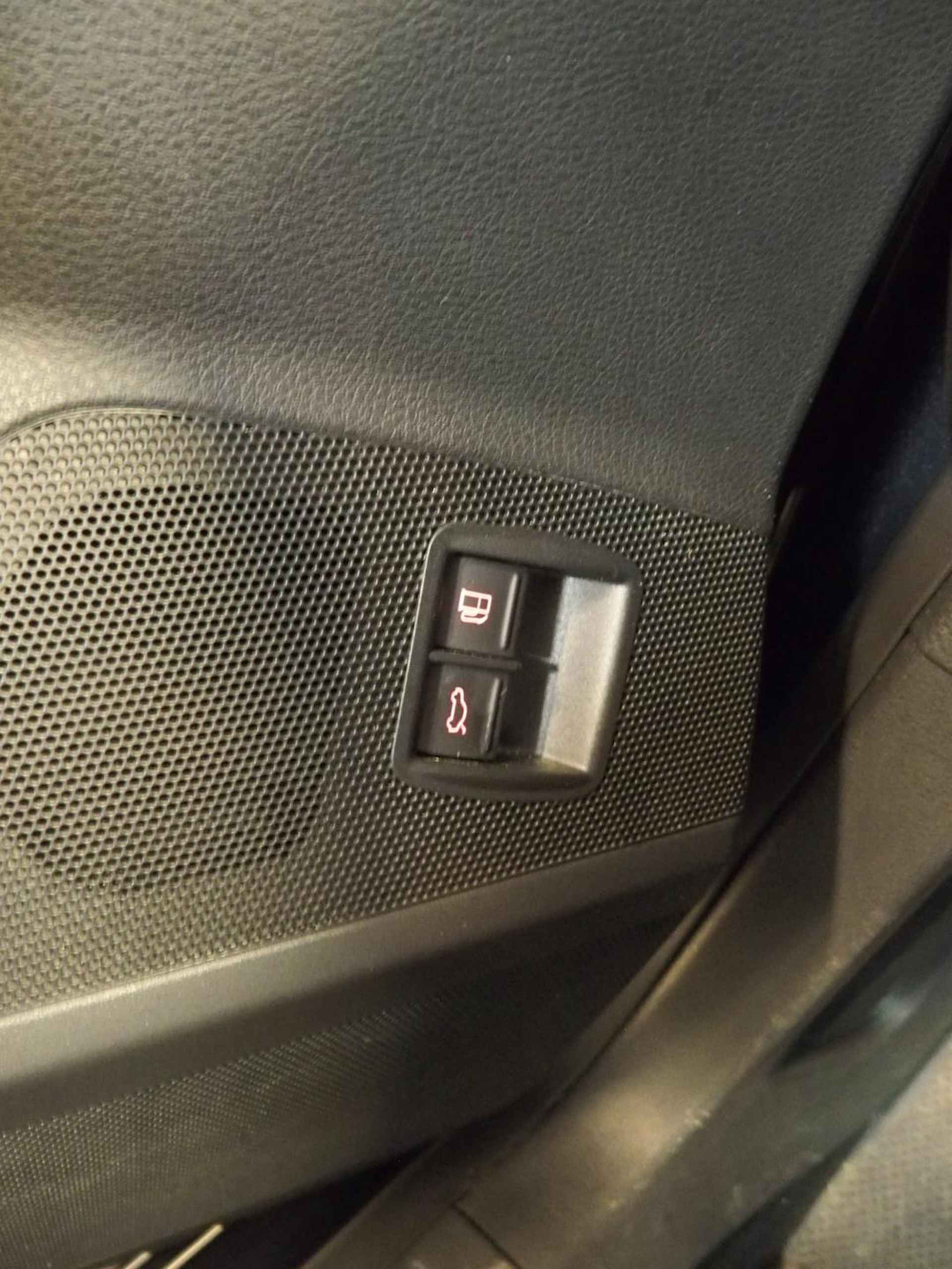 Volkswagen Passat 1.8 TFSI Automaat Comfort-line Trekhaak, automaat, cruise controle, complete OH historie - 24/35