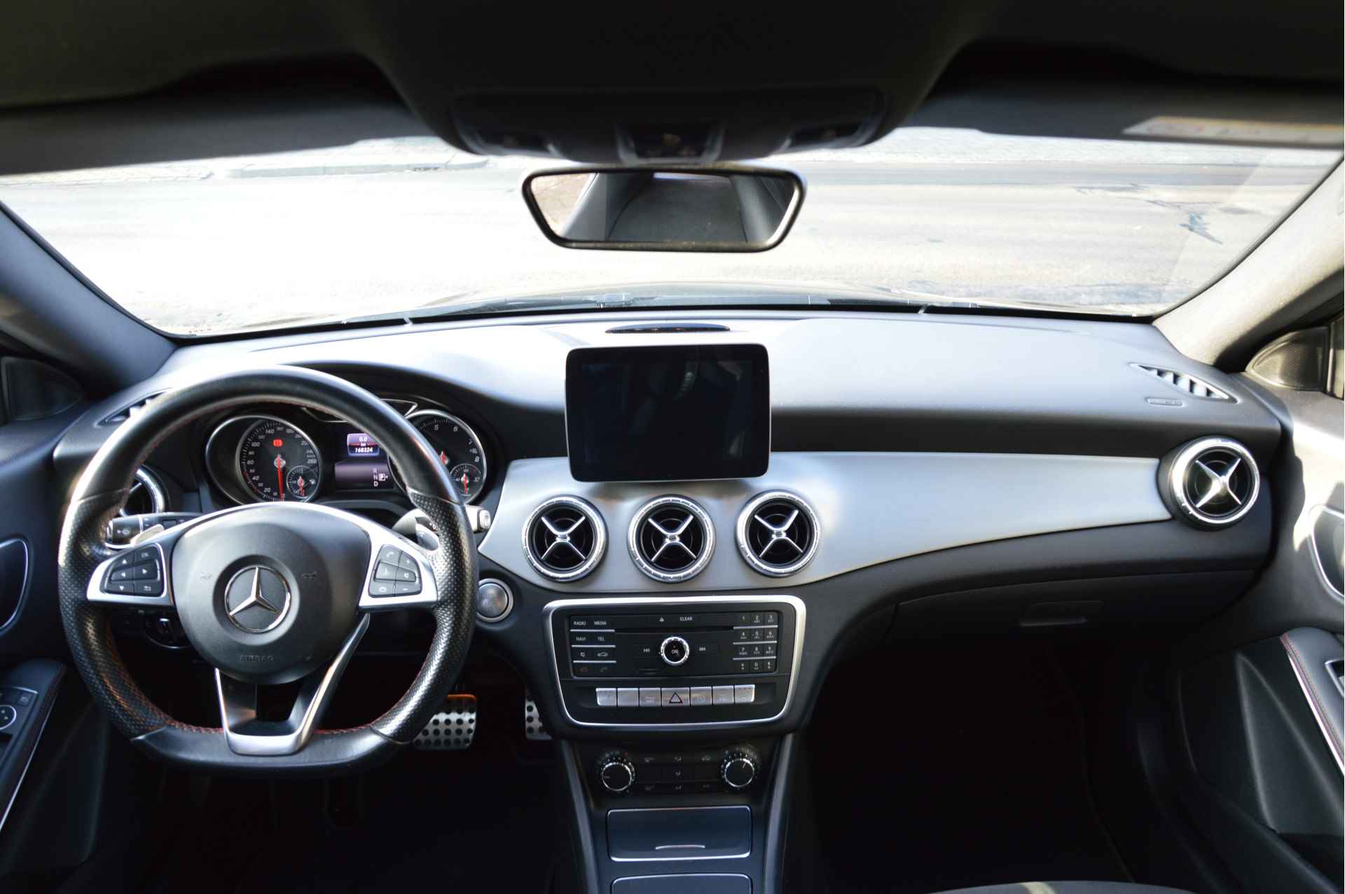 Mercedes-Benz CLA-Klasse Shooting Brake 180 Business Solution AMG | AUTOMAAT | NAVI | CAMERA | LED | PDC | - 32/34