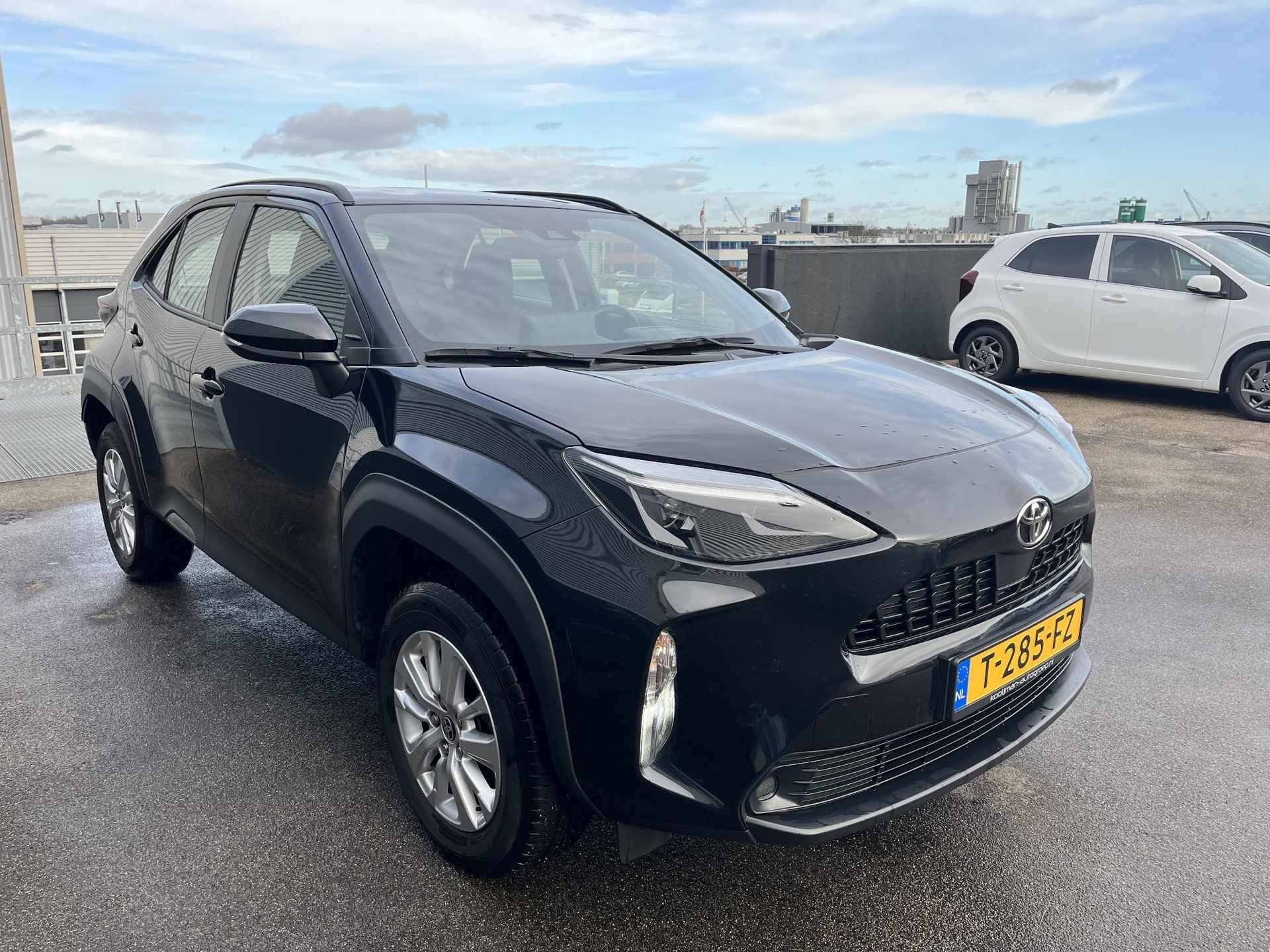 Toyota Yaris Cross 1.5 VVT-I Active Incl: AppleCarplay / AndroidAuto, Metallic Lak, Airco, LM velgen, ParkeerhulpCamera, Trekhaak. - 6/47