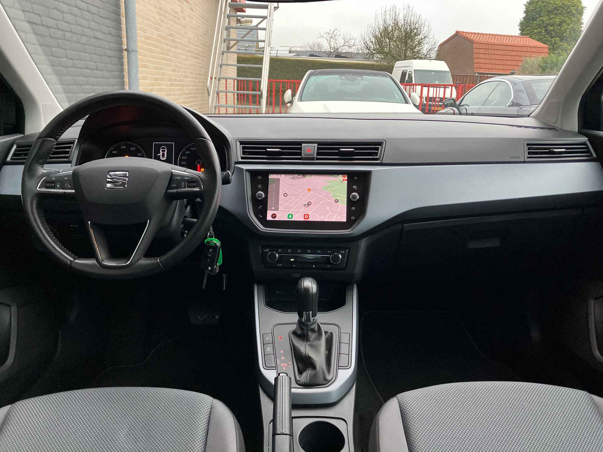 SEAT Arona 1.0 TSI Style Business Intense AUT. | dealer onderhouden | navigatie | cruise control | apple carplay | parkeersensor - 16/36