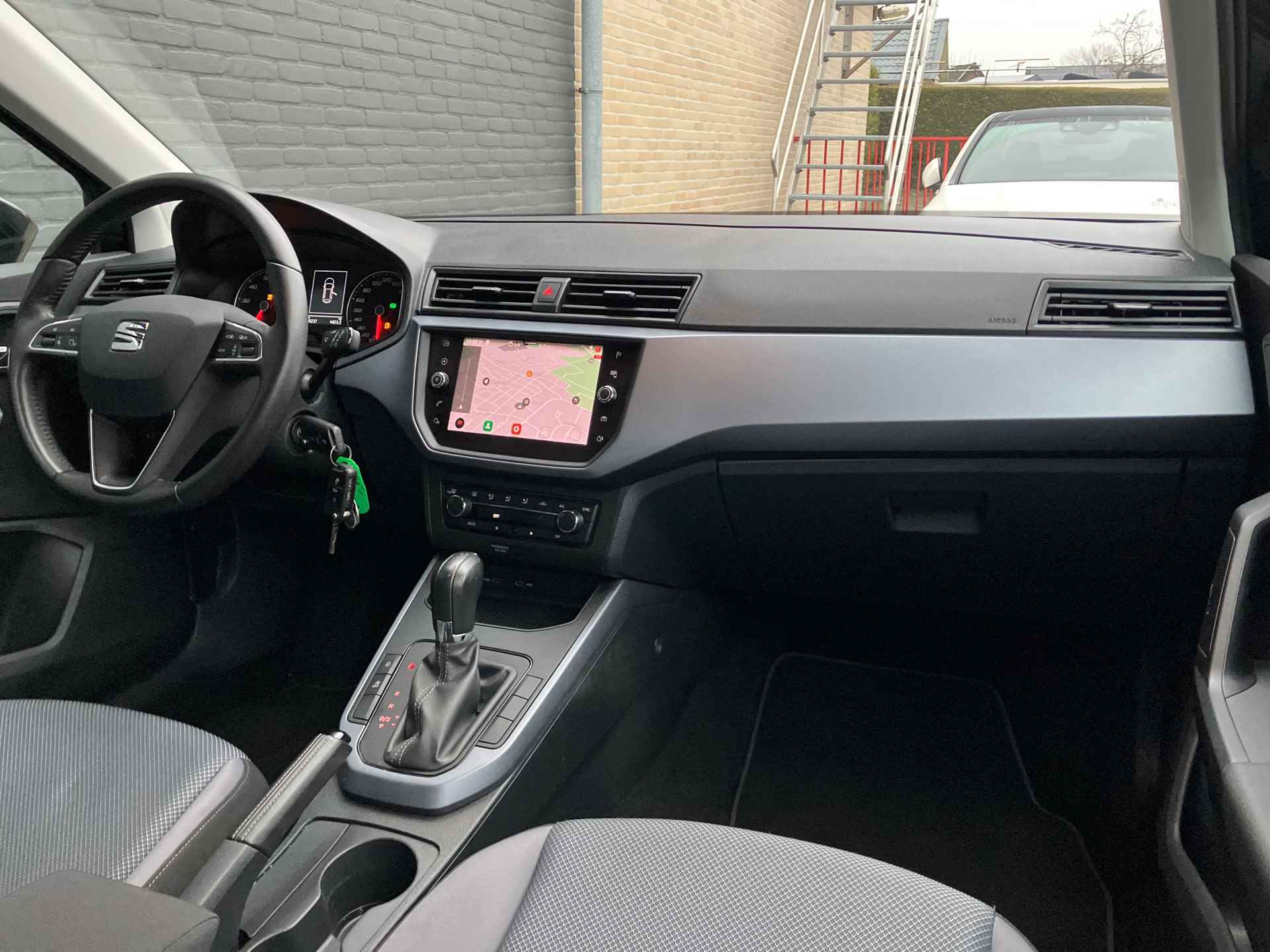 SEAT Arona 1.0 TSI Style Business Intense AUT. | dealer onderhouden | navigatie | cruise control | apple carplay | parkeersensor - 17/36