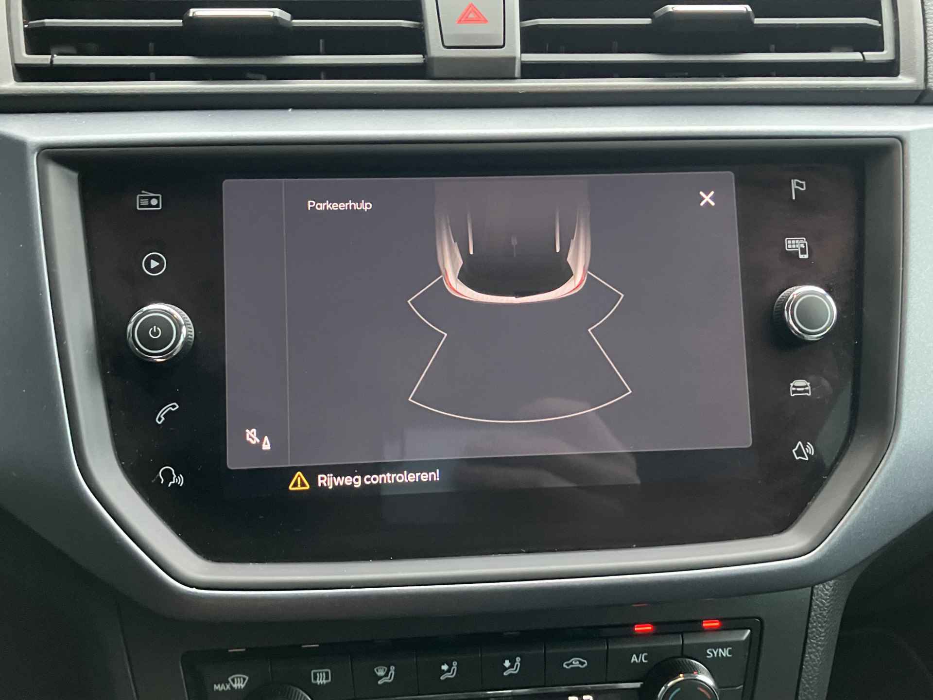 SEAT Arona 1.0 TSI Style Business Intense AUT. | dealer onderhouden | navigatie | cruise control | apple carplay | parkeersensor - 33/36