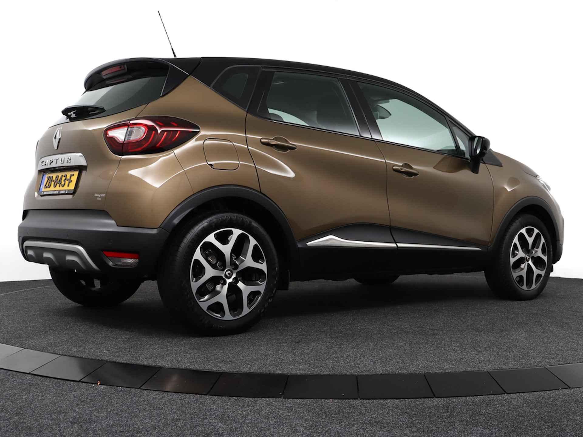 Renault Captur 0.9 TCE INTENS ECC/CRUISE/NAV/KEYLESS.ENTRY/REGEN.SENS/PARK.SENS/STOEL.VERWARM./LMV - 7/46