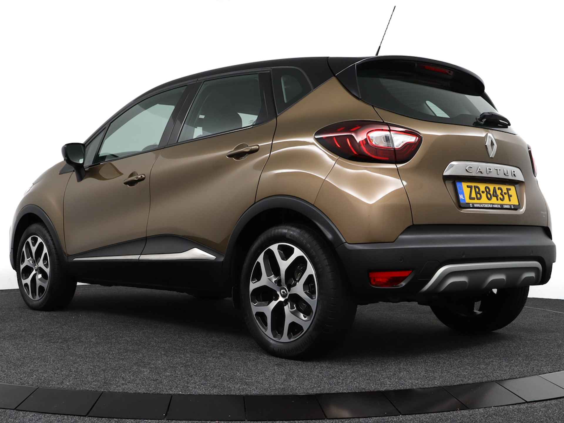 Renault Captur 0.9 TCE INTENS ECC/CRUISE/NAV/KEYLESS.ENTRY/REGEN.SENS/PARK.SENS/STOEL.VERWARM./LMV - 10/46