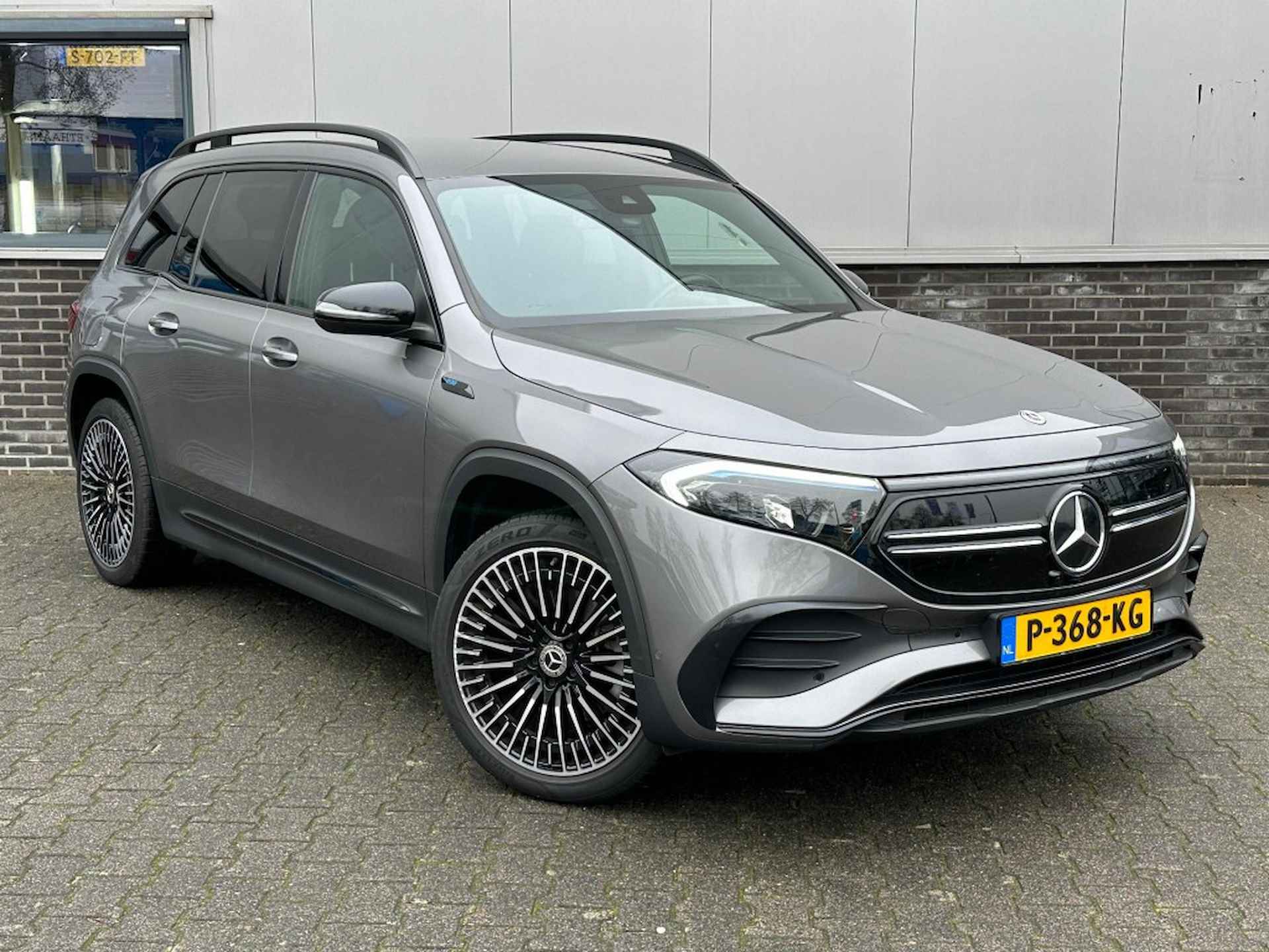 MERCEDES-BENZ Eqb 250 AMG LINE 67 kWh - Navigatie - Stoelverwarming - 11/25