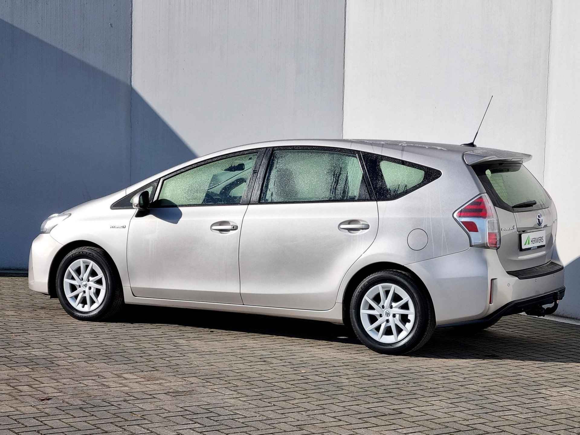 Toyota Prius+ Wagon 1.8 Active Hybride 7 Persoons Automaat / 7p / Trekhaak / Navigatie / Achteruitrijcamera / Cruise Control / Climate Control / - 3/40