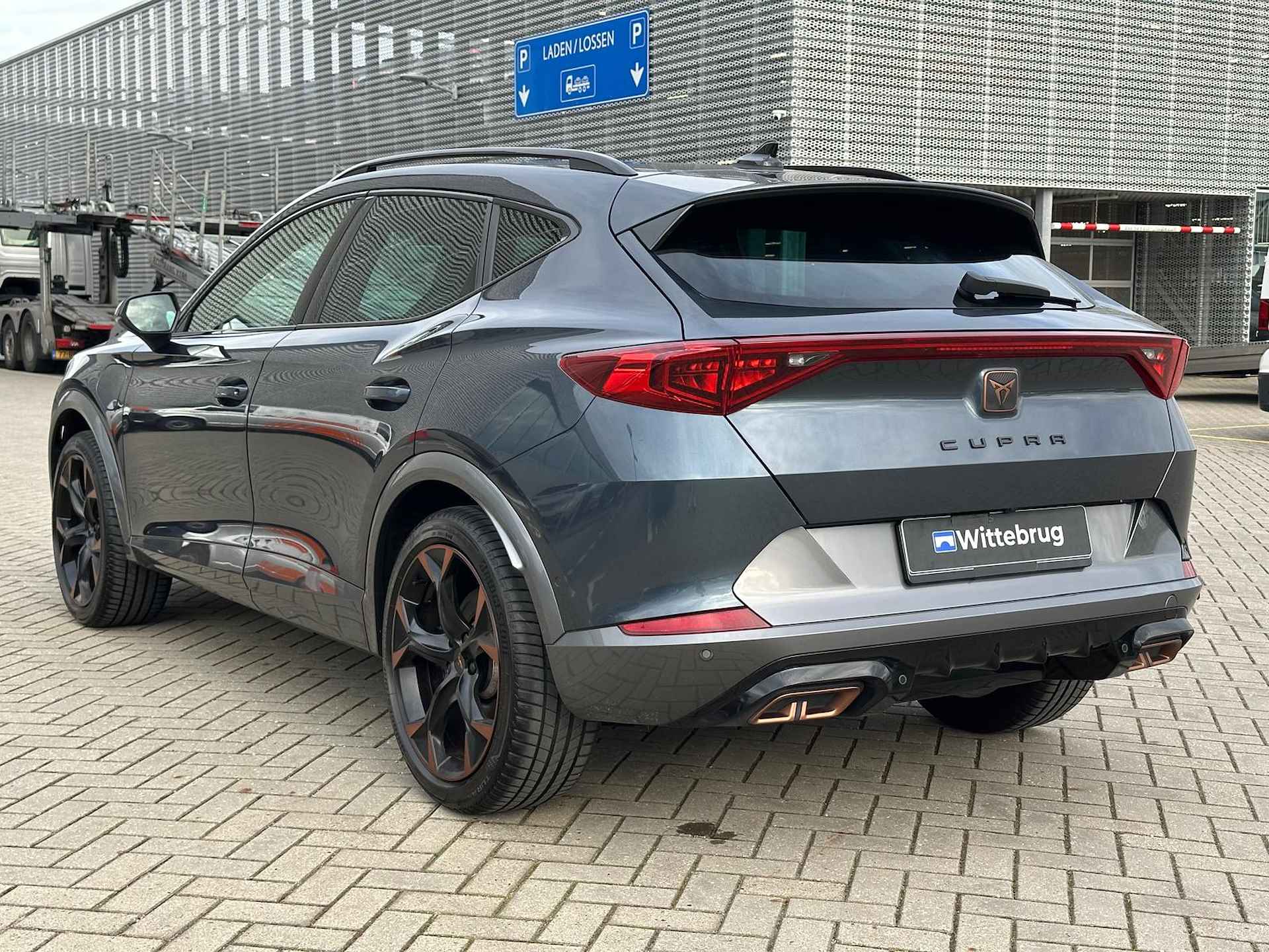 CUPRA Formentor 1.4 e-Hybrid 245PK VZ Performance / Digitale Cockpit / Achteruitrijcamera / Stuur + Stoelverwarming / Dodehoek Sensor / Keyless Entry-Start / Full-LED p4 - 5/30