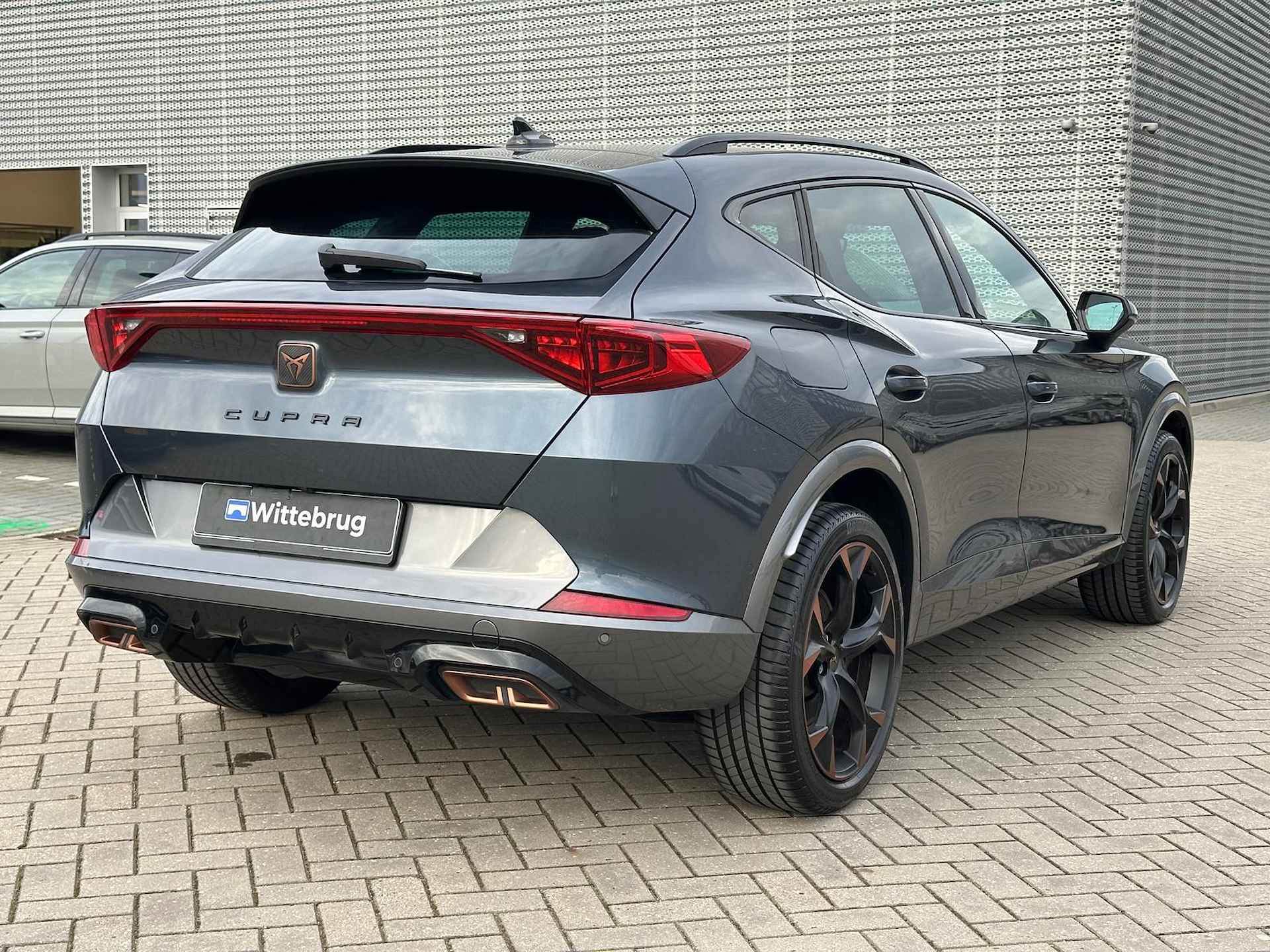 CUPRA Formentor 1.4 e-Hybrid 245PK VZ Performance / Digitale Cockpit / Achteruitrijcamera / Stuur + Stoelverwarming / Dodehoek Sensor / Keyless Entry-Start / Full-LED p4 - 7/30