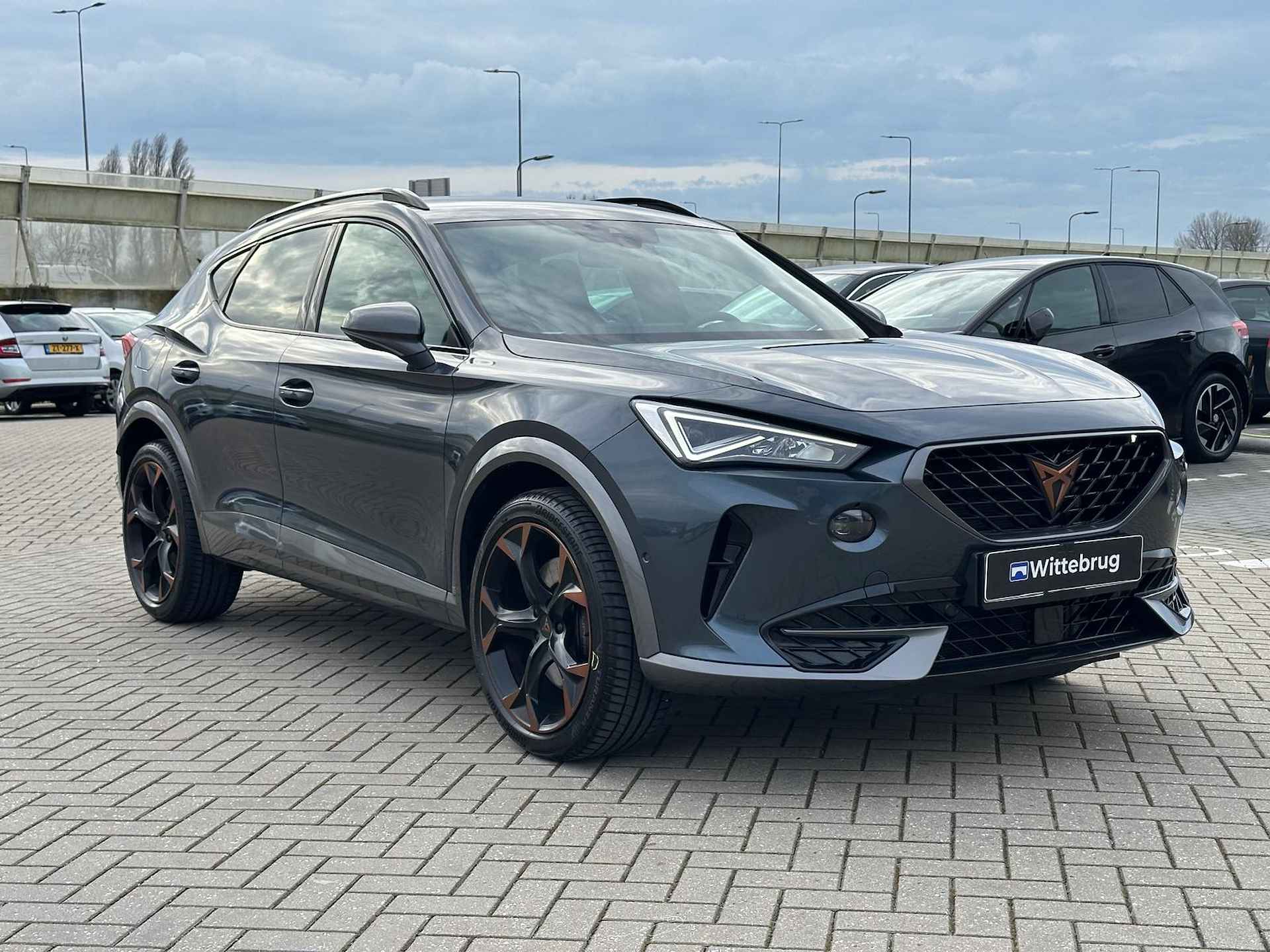 CUPRA Formentor 1.4 e-Hybrid 245PK VZ Performance / Digitale Cockpit / Achteruitrijcamera / Stuur + Stoelverwarming / Dodehoek Sensor / Keyless Entry-Start / Full-LED p4 - 9/30