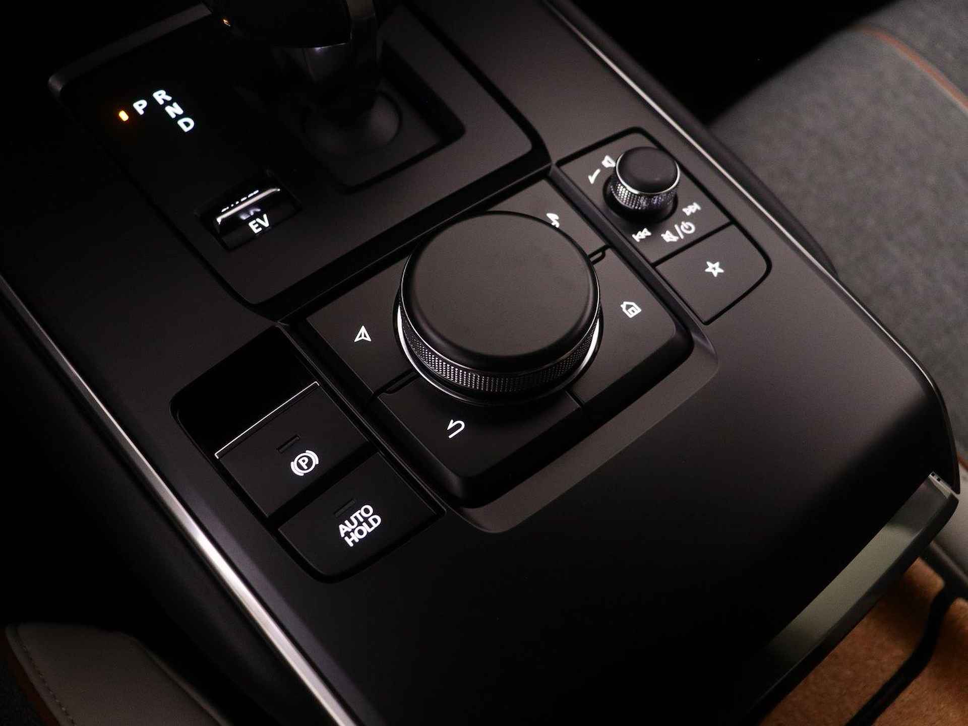 Mazda MX-30 e-SkyActiv R-EV 170 Advantage | Plug-in hybride | € 7250,- Voorraad Voordeel | - 29/35