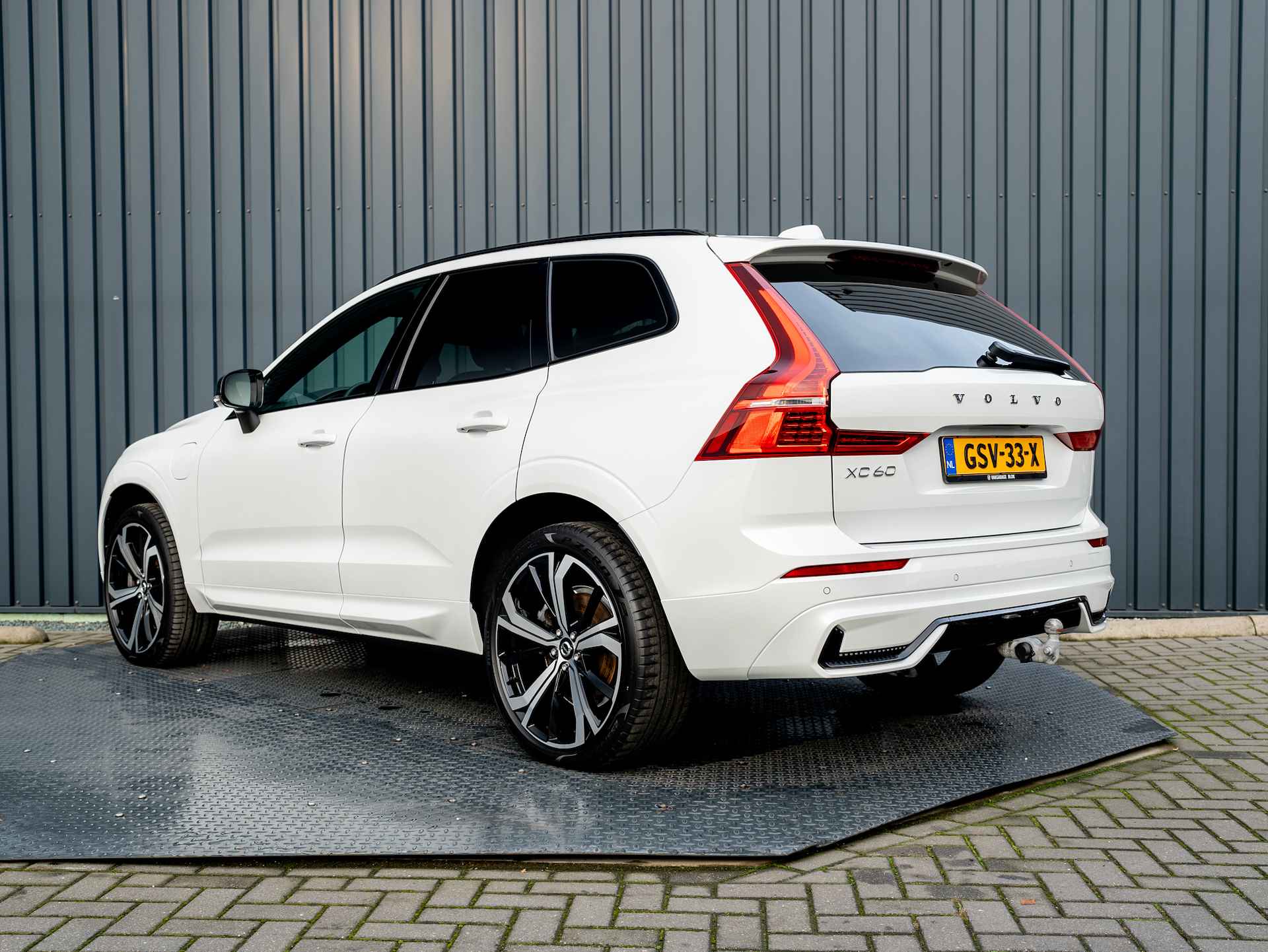 Volvo XC60 2.0 Recharge T6 AWD Plus Dark LongRange | Harman/Kardon | Trekhaak wegkl. | Panodak | HeadUp | Prijs Rijklaar!! - 5/51