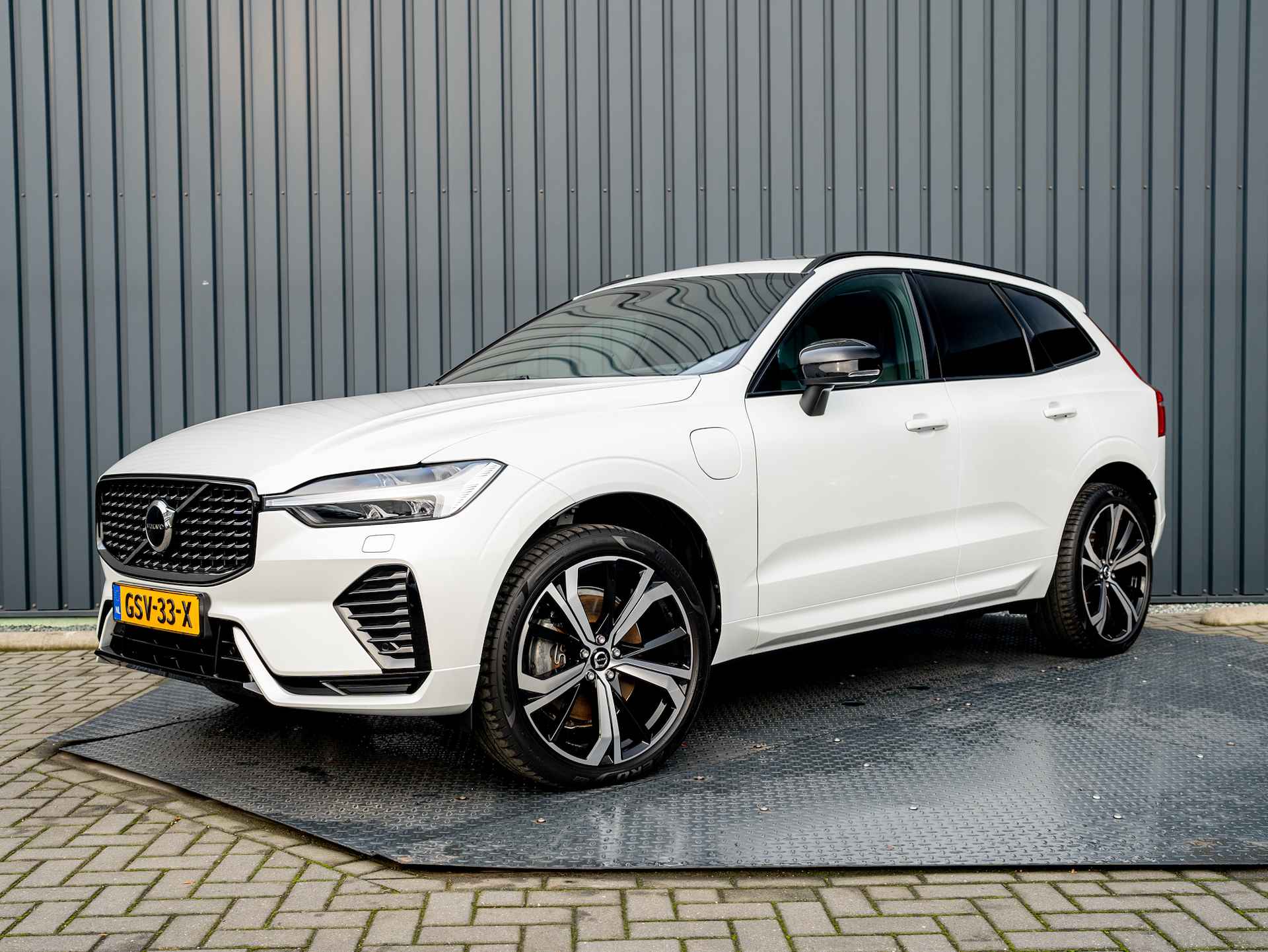 Volvo XC60 2.0 Recharge T6 AWD Plus Dark LongRange | Harman/Kardon | Trekhaak wegkl. | Panodak | HeadUp | Prijs Rijklaar!! - 46/51