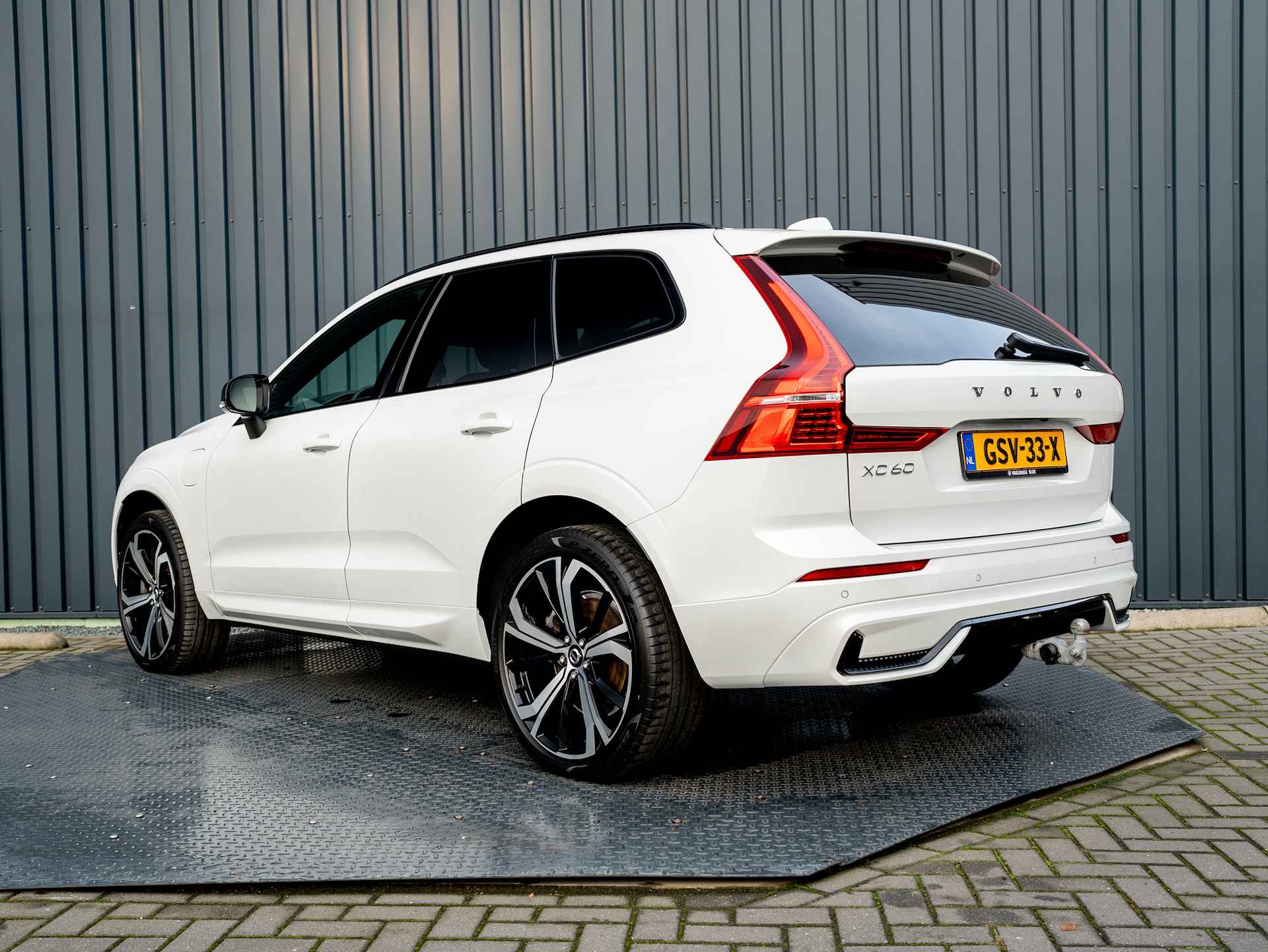 Volvo XC60 2.0 Recharge T6 AWD Plus Dark LongRange | Harman/Kardon | Trekhaak wegkl. | Panodak | HeadUp | Prijs Rijklaar!! - 47/51