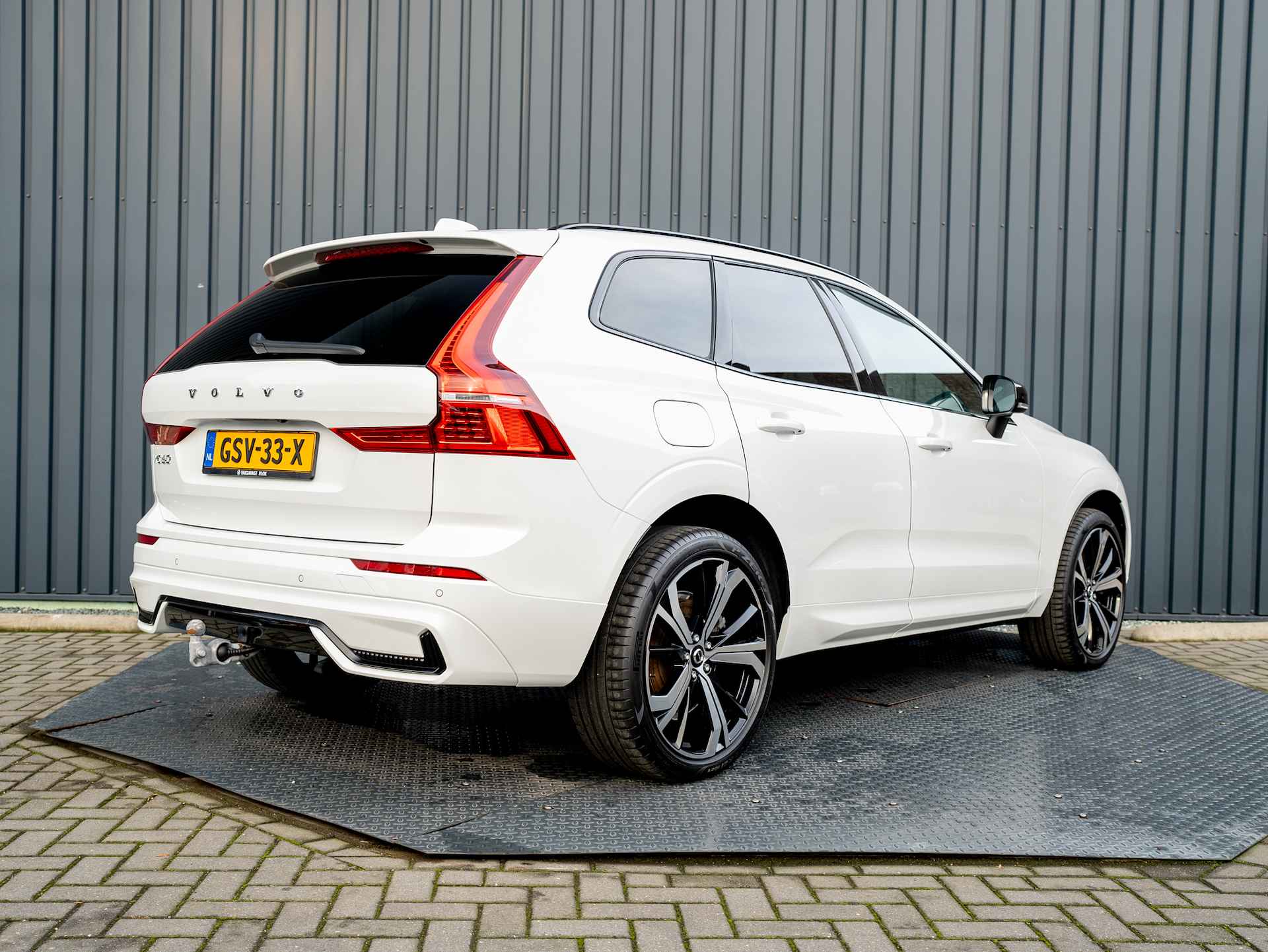 Volvo XC60 2.0 Recharge T6 AWD Plus Dark LongRange | Harman/Kardon | Trekhaak wegkl. | Panodak | HeadUp | Prijs Rijklaar!! - 49/51