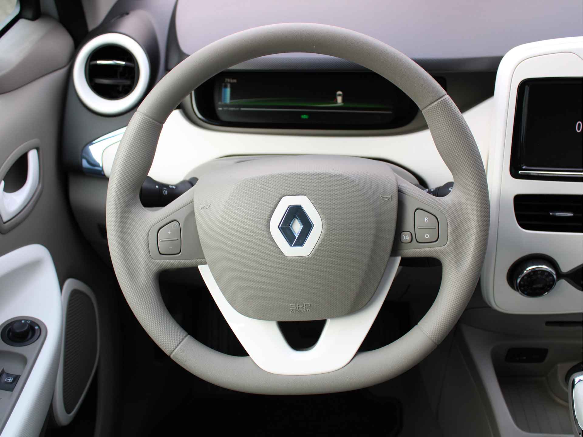 Renault ZOE Q210 Zen Quickcharge 22 kWh (ex Accu) 1e Eig/Climate/Navi/Cruise/Standkachel/Bluetooth/16 inch . - 12/54