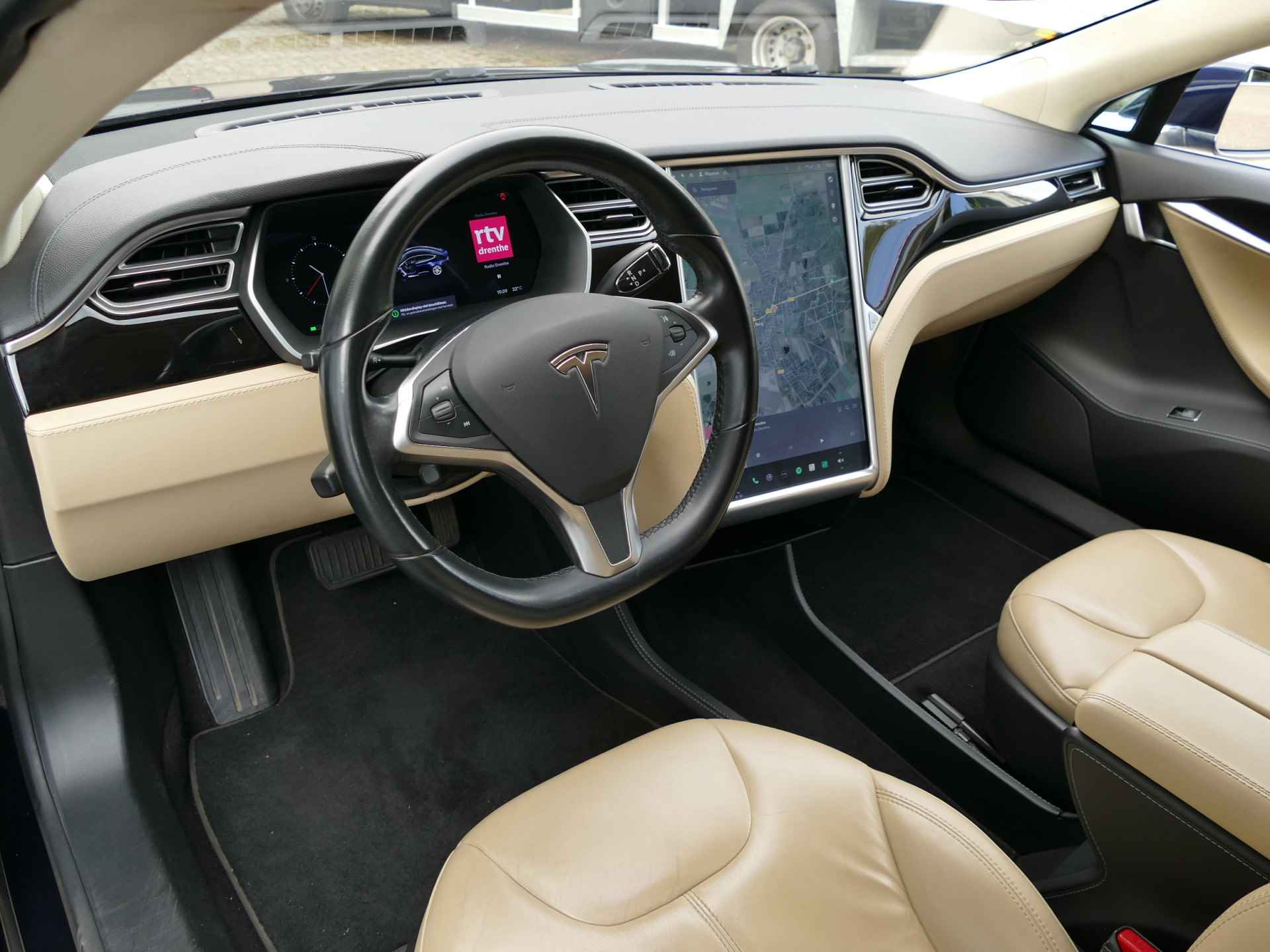 Tesla Model S 85 | FREE CHARGE | stoelverwarming | licht leder interieur | all-season-banden - 25/48