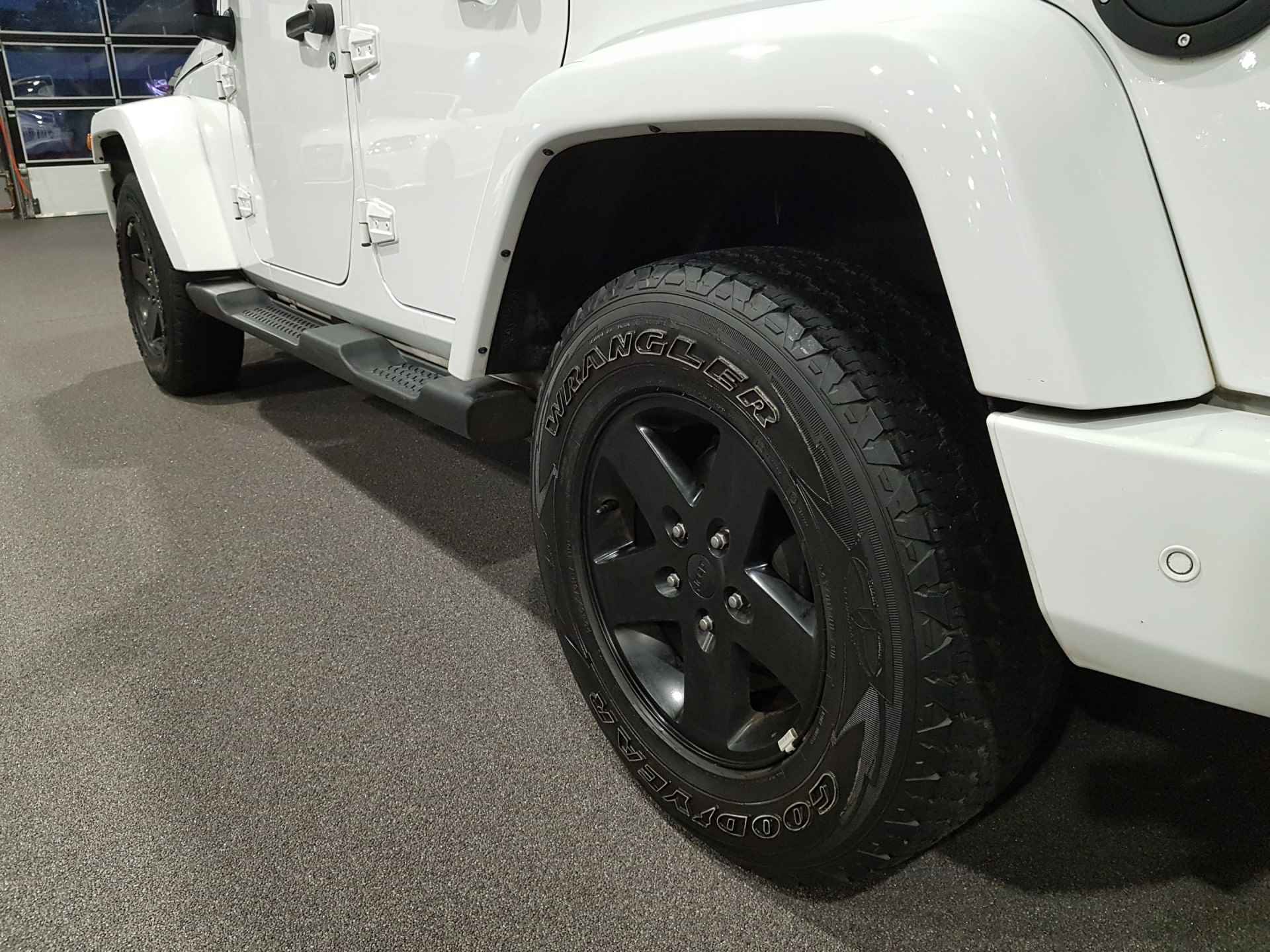 Jeep Wrangler Unlimited 3.6 Arctic Trekhaak | Airco Clima | Verwarmde stoelen | Sensoren - 16/40