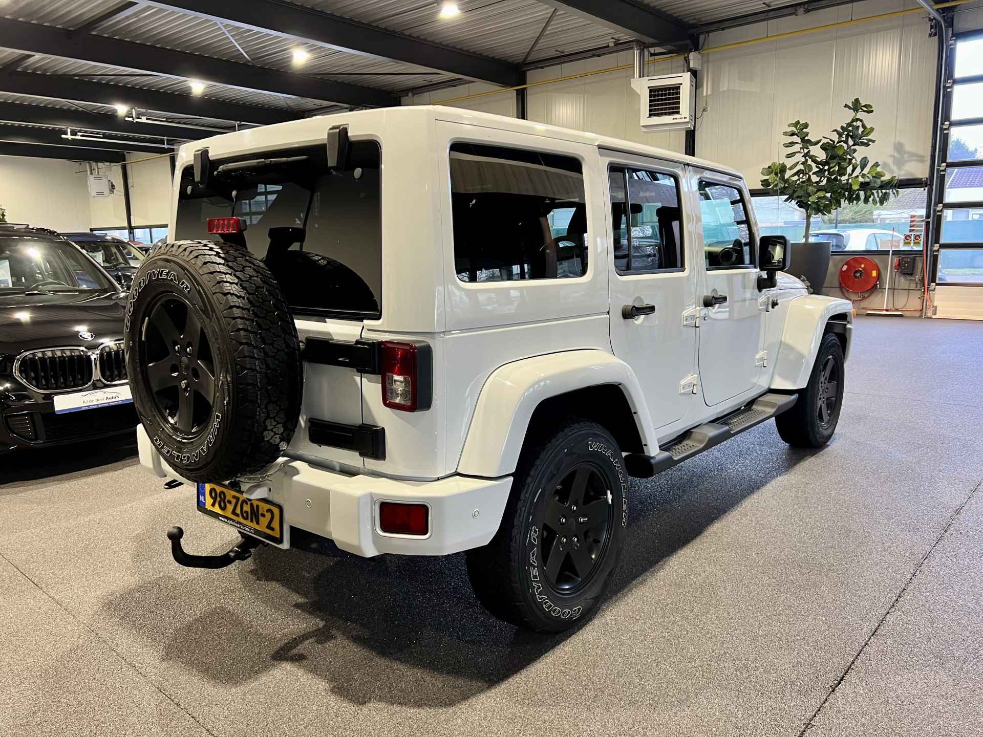 Jeep Wrangler Unlimited 3.6 Arctic Trekhaak | Airco Clima | Verwarmde stoelen | Sensoren - 13/45