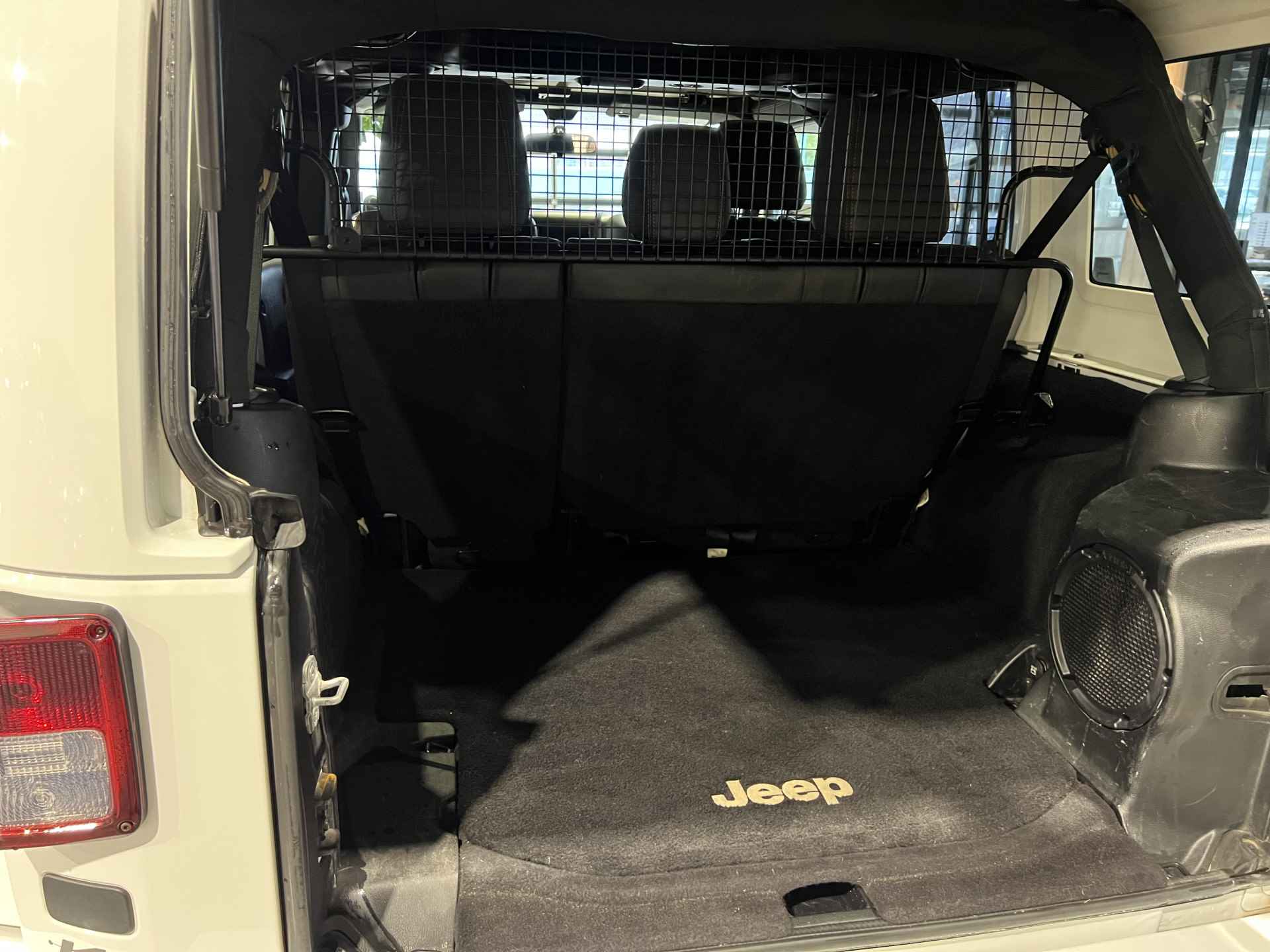 Jeep Wrangler Unlimited 3.6 Arctic Trekhaak | Airco Clima | Verwarmde stoelen | Sensoren - 24/45