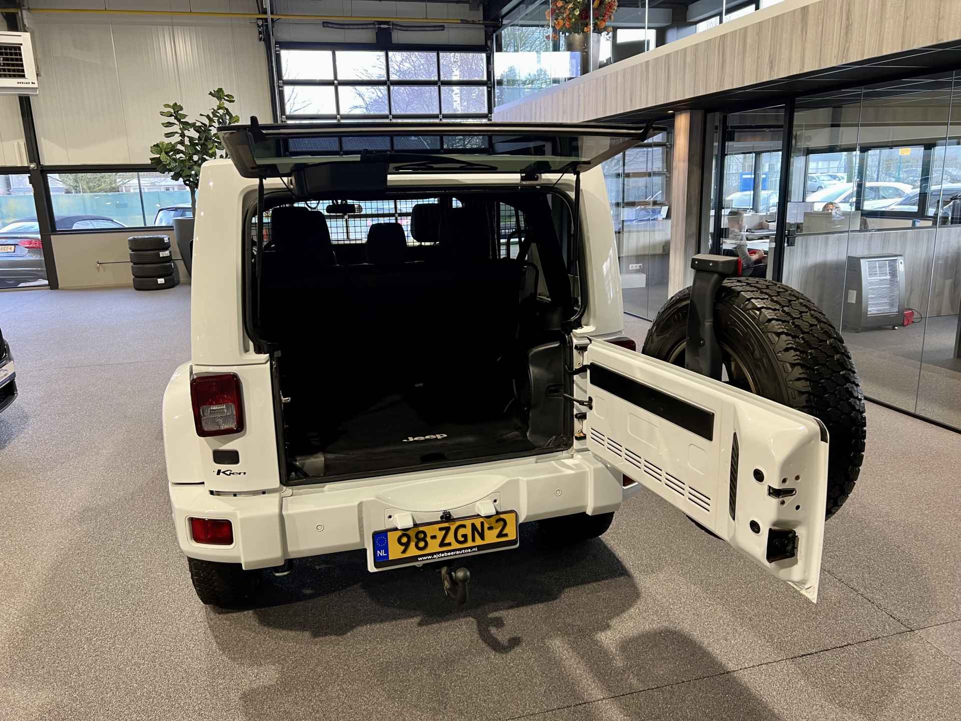 Jeep Wrangler Unlimited 3.6 Arctic Trekhaak | Airco Clima | Verwarmde stoelen | Sensoren - 25/45