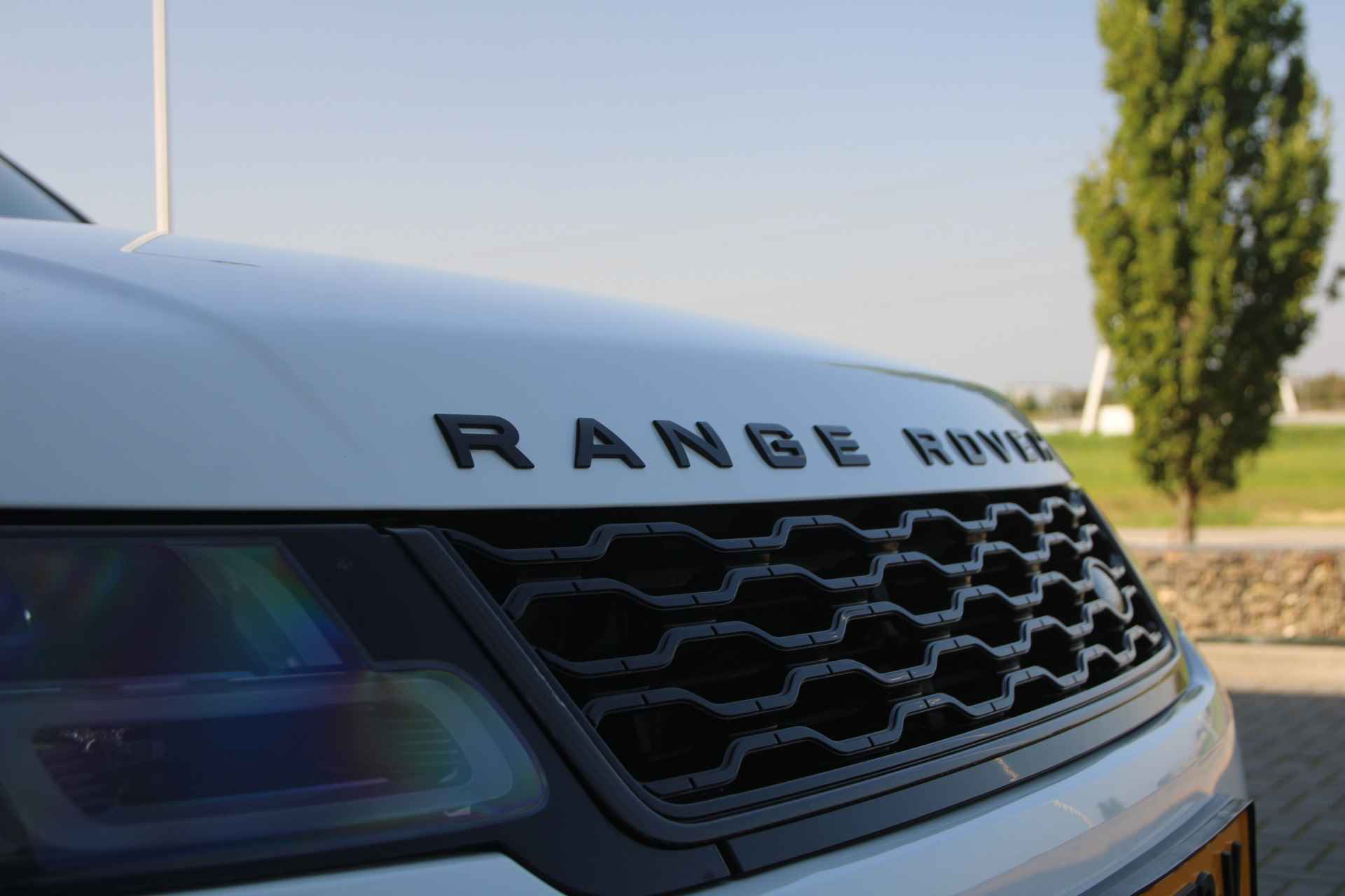 Land Rover Range Rover Sport 3.0 P400 MHEV HST Carbon Interieur en Exterieur - 35/43