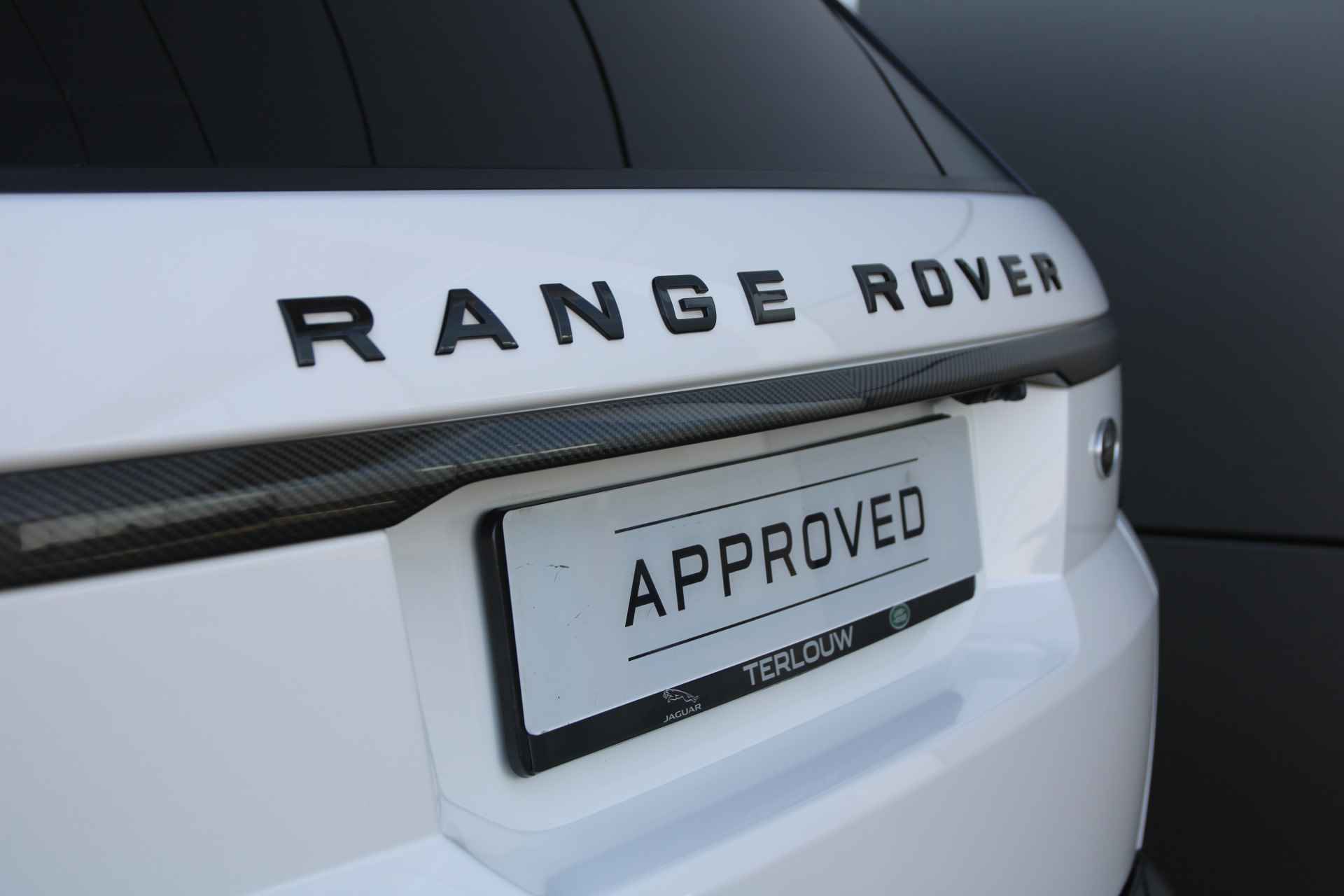 Land Rover Range Rover Sport 3.0 P400 MHEV HST Carbon Interieur en Exterieur - 36/43