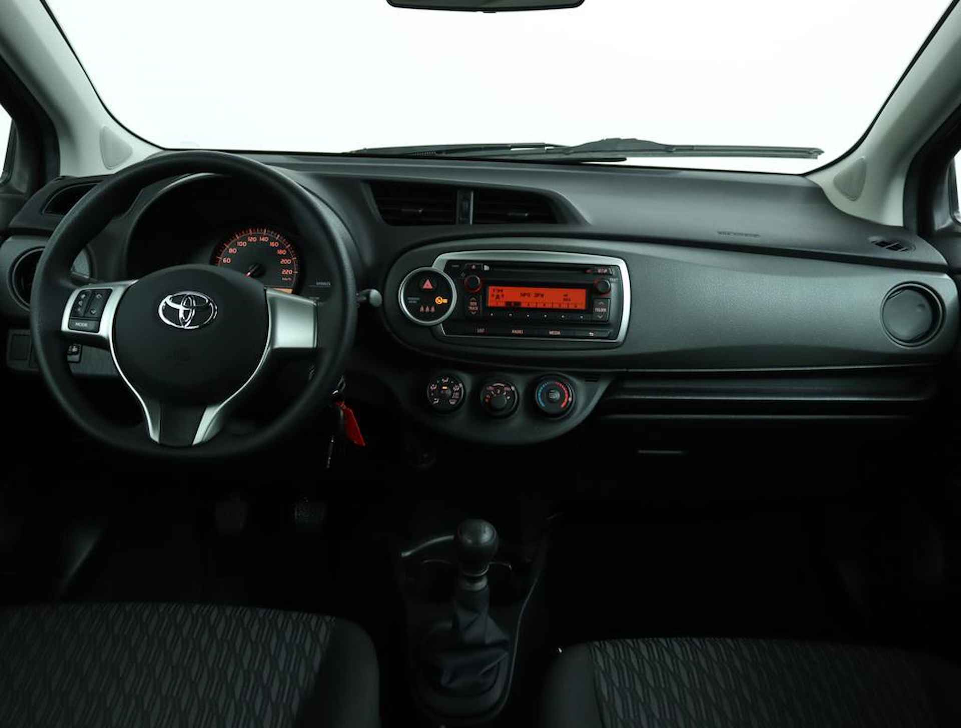 Toyota Yaris 1.3 VVT-i Comfort | Airco | Trekhaak | Elektrische ramen | Radio/ CD speler | - 4/42