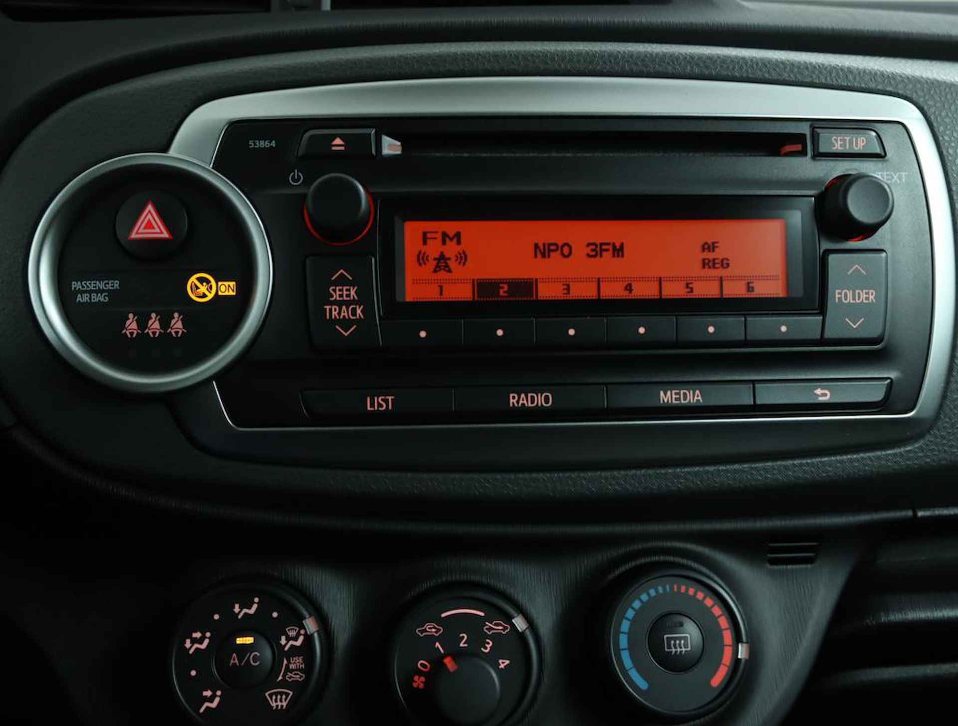 Toyota Yaris 1.3 VVT-i Comfort | Airco | Trekhaak | Elektrische ramen | Radio/ CD speler | - 8/42