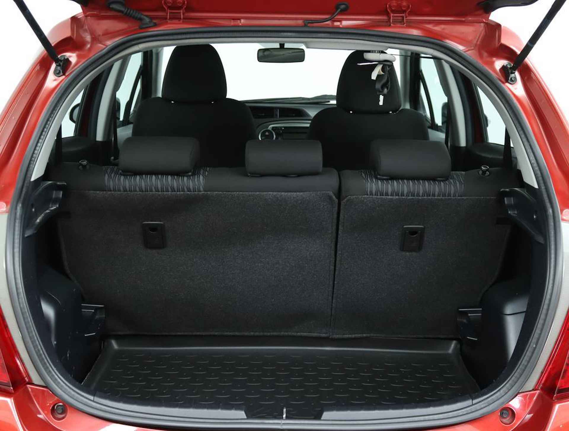 Toyota Yaris 1.3 VVT-i Comfort | Airco | Trekhaak | Elektrische ramen | Radio/ CD speler | - 22/42