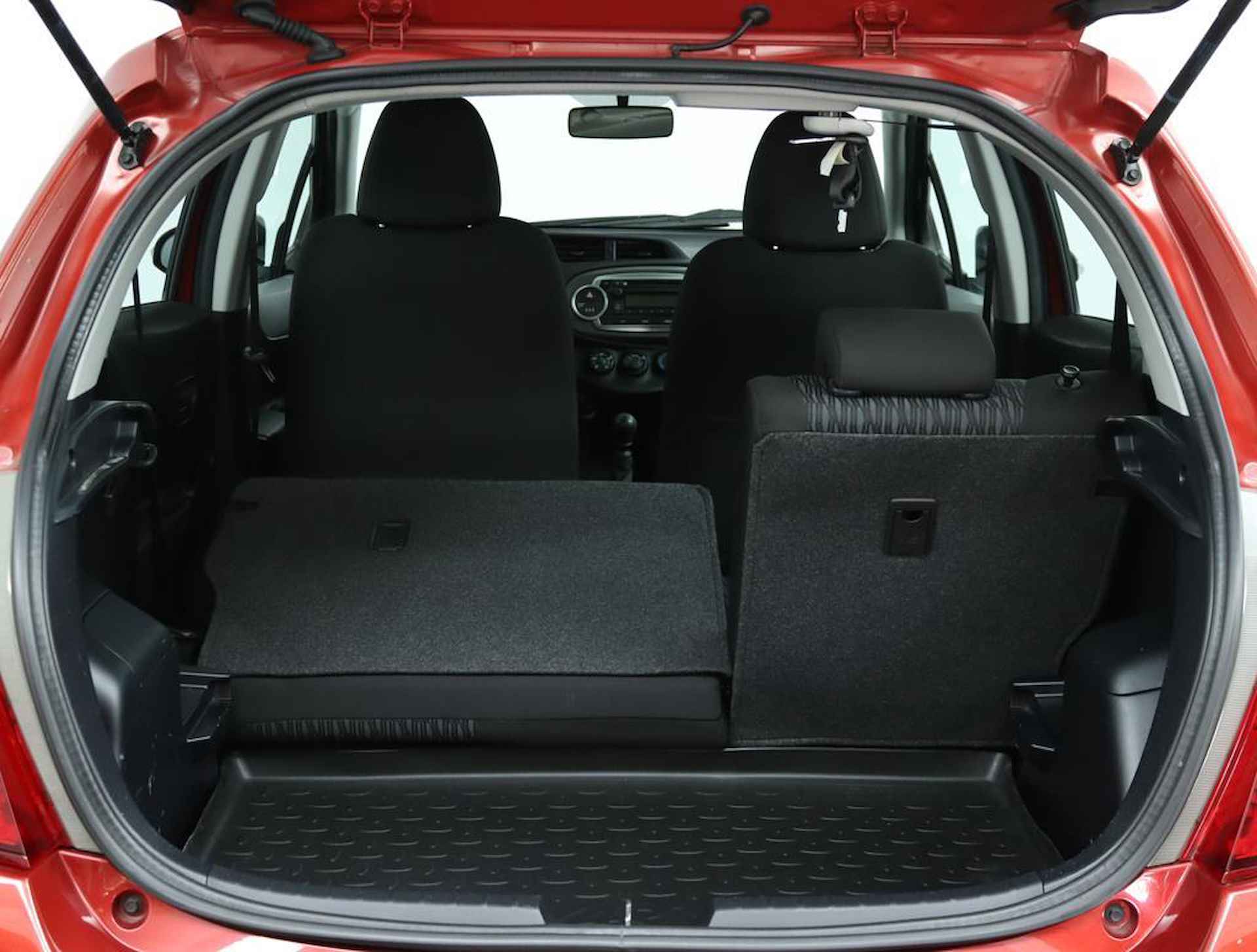 Toyota Yaris 1.3 VVT-i Comfort | Airco | Trekhaak | Elektrische ramen | Radio/ CD speler | - 23/42