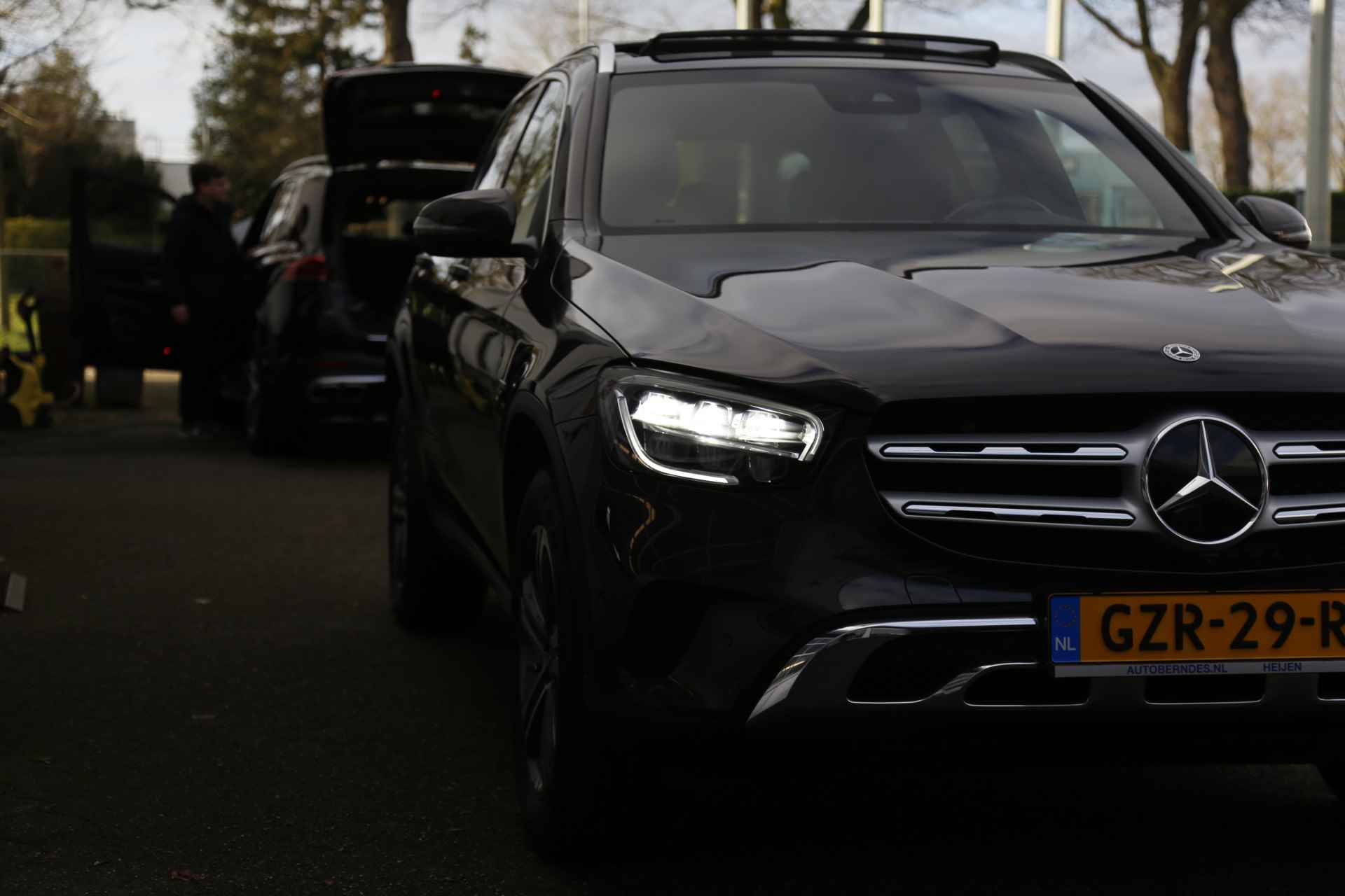 Mercedes-Benz GLC 300e Plug in hybride PHEV 4MATIC Premium*Perfect MB Onderh.*BTW*1ste Eig*Elek. Trekhaak/Pano/ACC/360 Camera/Dodehoek/Rijstrook/S - 27/69