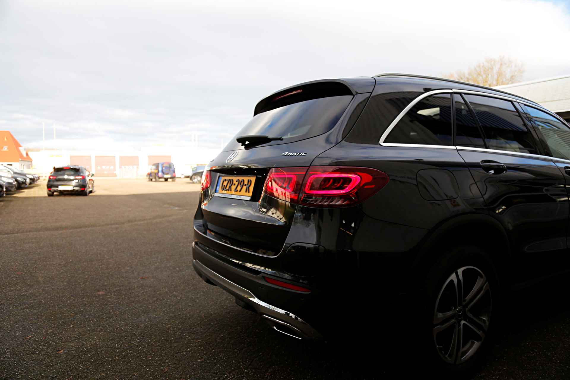 Mercedes-Benz GLC 300e Plug in hybride PHEV 4MATIC Premium*Perfect MB Onderh.*BTW*1ste Eig*Elek. Trekhaak/Pano/ACC/360 Camera/Dodehoek/Rijstrook/S - 60/69