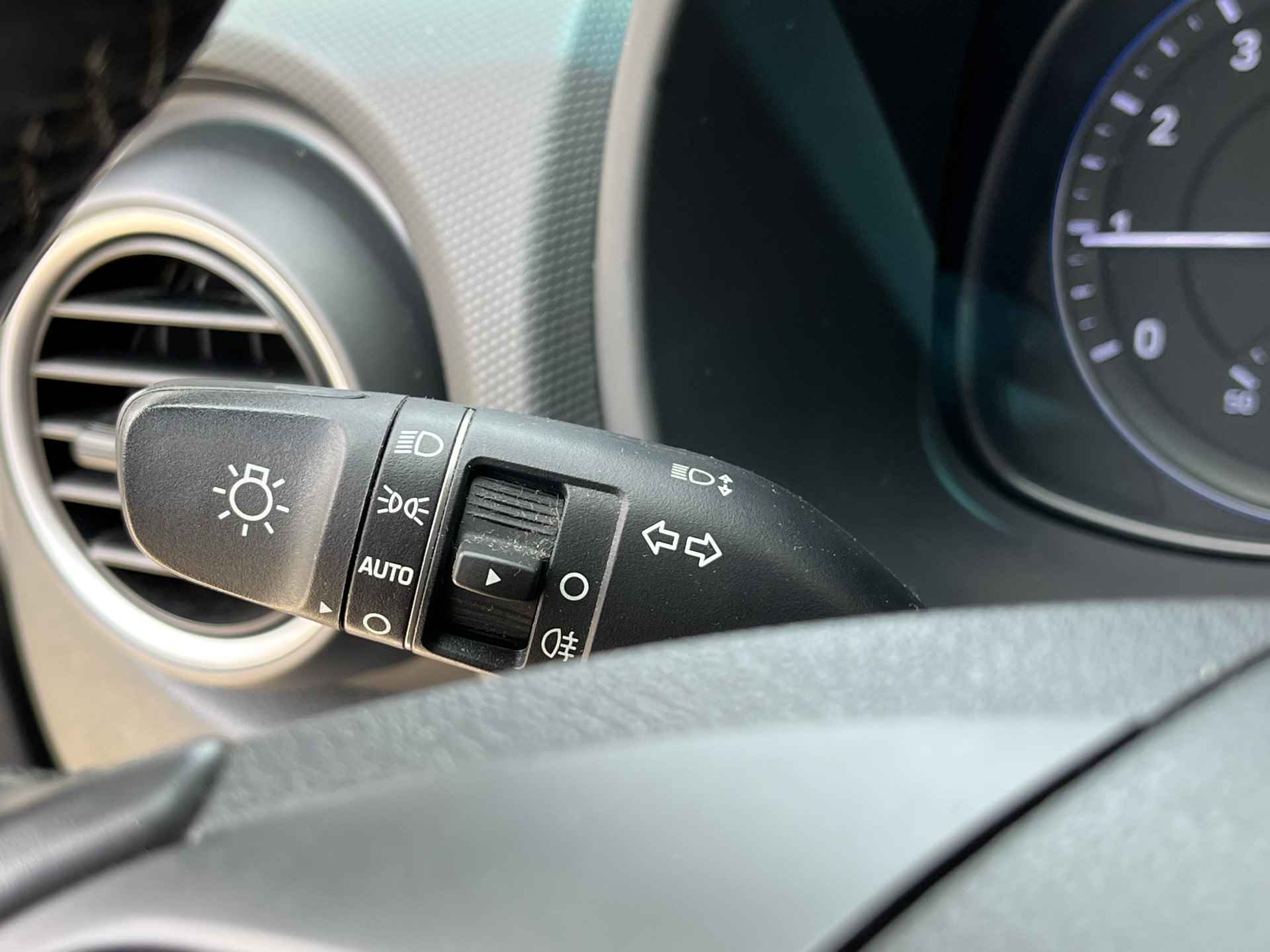 Hyundai KONA 1.0T Comfort Plus Pack | APPLE / ANDROID NAVIGATIE | CRUISE CONTROL | LICHTMETALEN VELGEN - 21/33