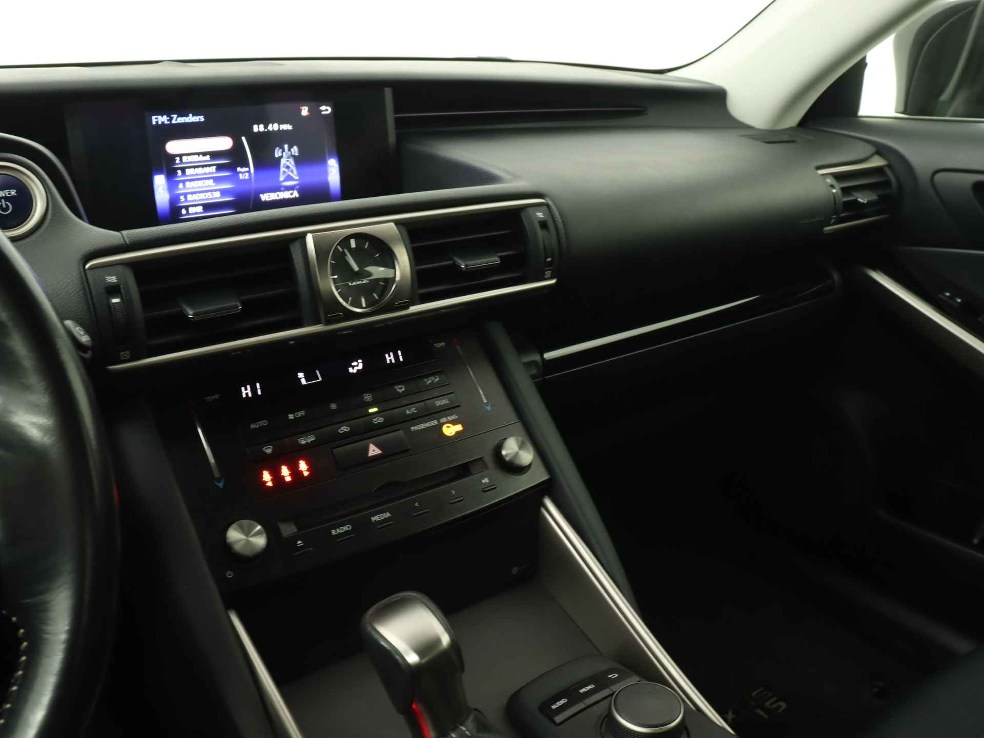 Lexus IS 300h Business Line | Camera | Navigatie | LM velgen | Cruise Control | Half leder | - 8/44