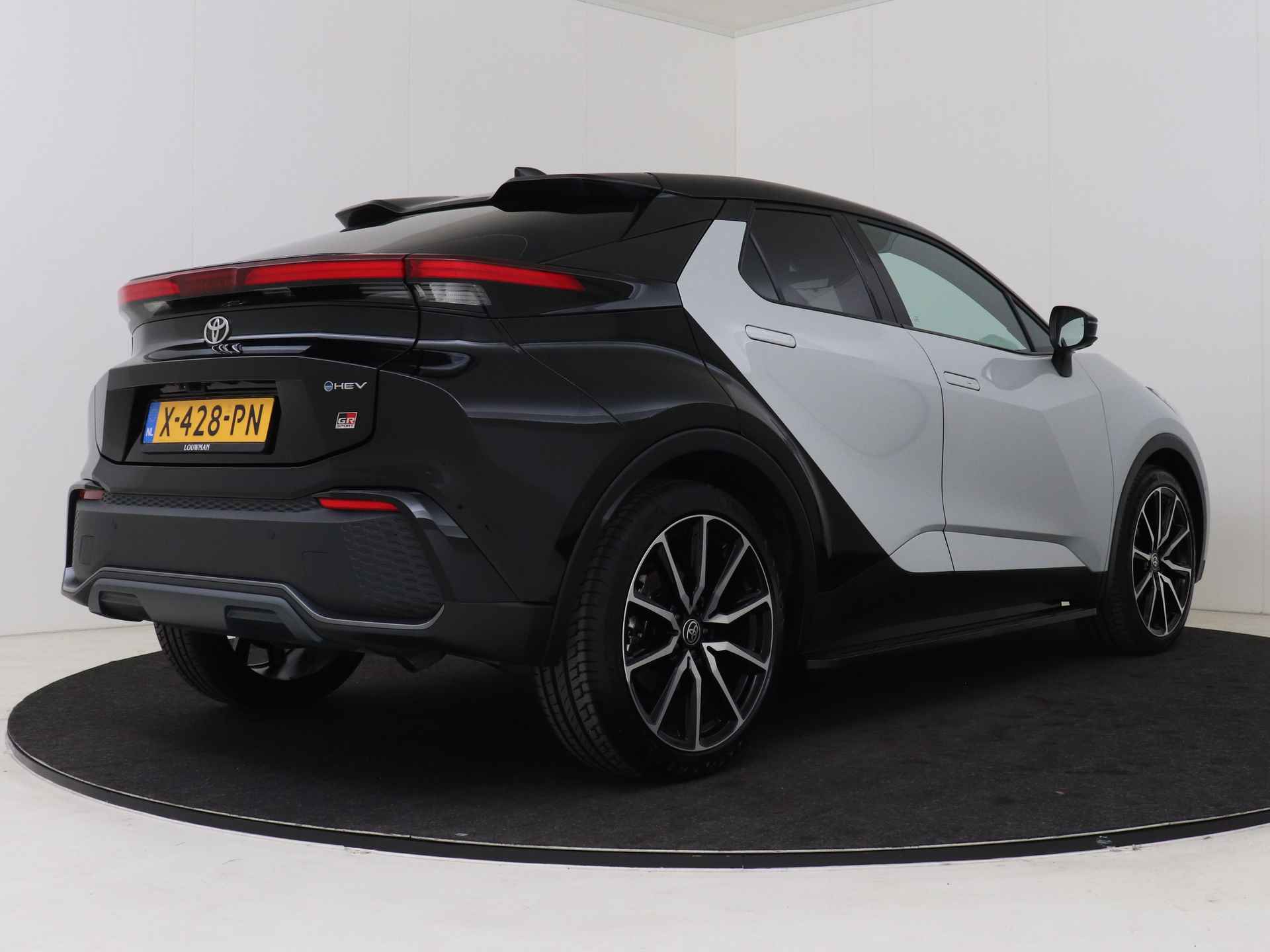 Toyota C-HR 2.0 Hybrid 200 GR SPORT Première Edition I Navigatie I Climate Control I Cruise Control Adaptief I Camera Rondom I 1e Eigenaar I Subwoofer I Stoelverwarming Voor I Keyless Entry/Start I - 3/57