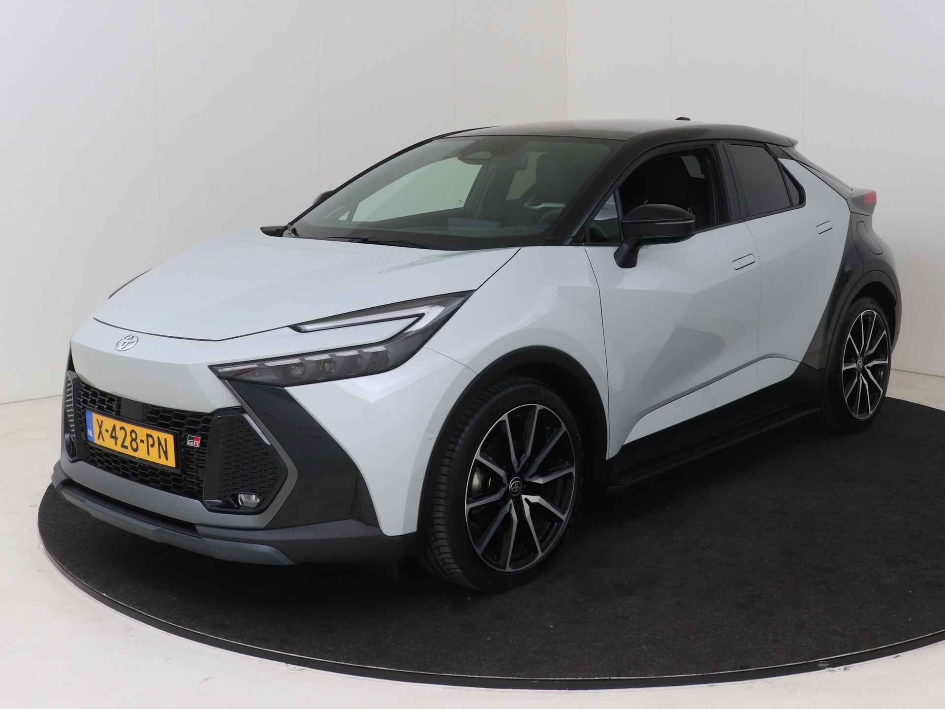 Toyota C-HR 2.0 Hybrid 200 GR SPORT Première Edition I Navigatie I Climate Control I Cruise Control Adaptief I Camera Rondom I 1e Eigenaar I Subwoofer I Stoelverwarming Voor I Keyless Entry/Start I - 29/57