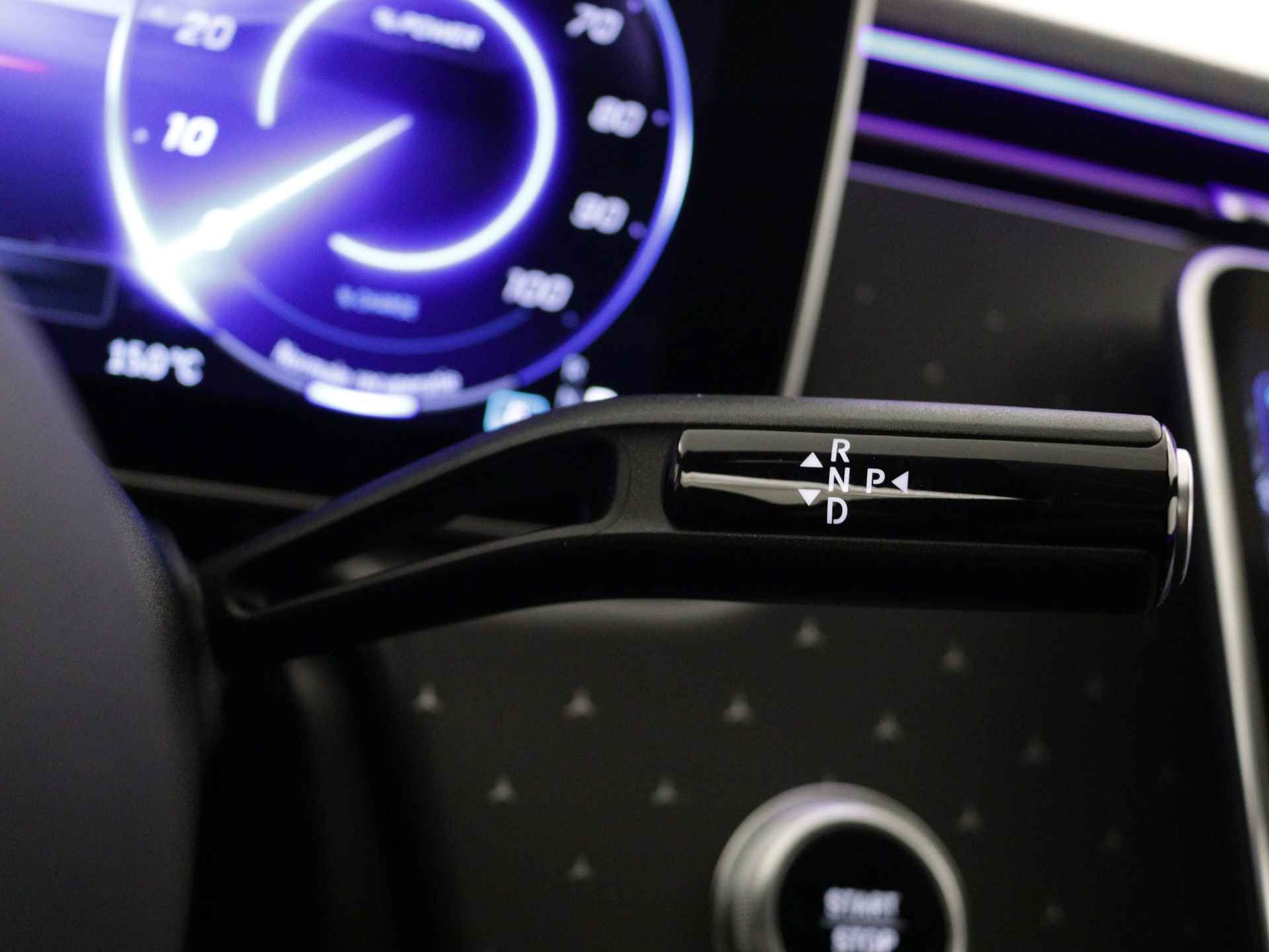 Mercedes-Benz EQE 300 Sport Edition 89 kWh | Panoramisch schuifdak | Nightpakket | AMG-spoilerlip | KEYLESS GO-pakket | Burmester® 3D-Surround sound system |  Rijassistentiepakket plus | USB-pakket plus | - 17/36
