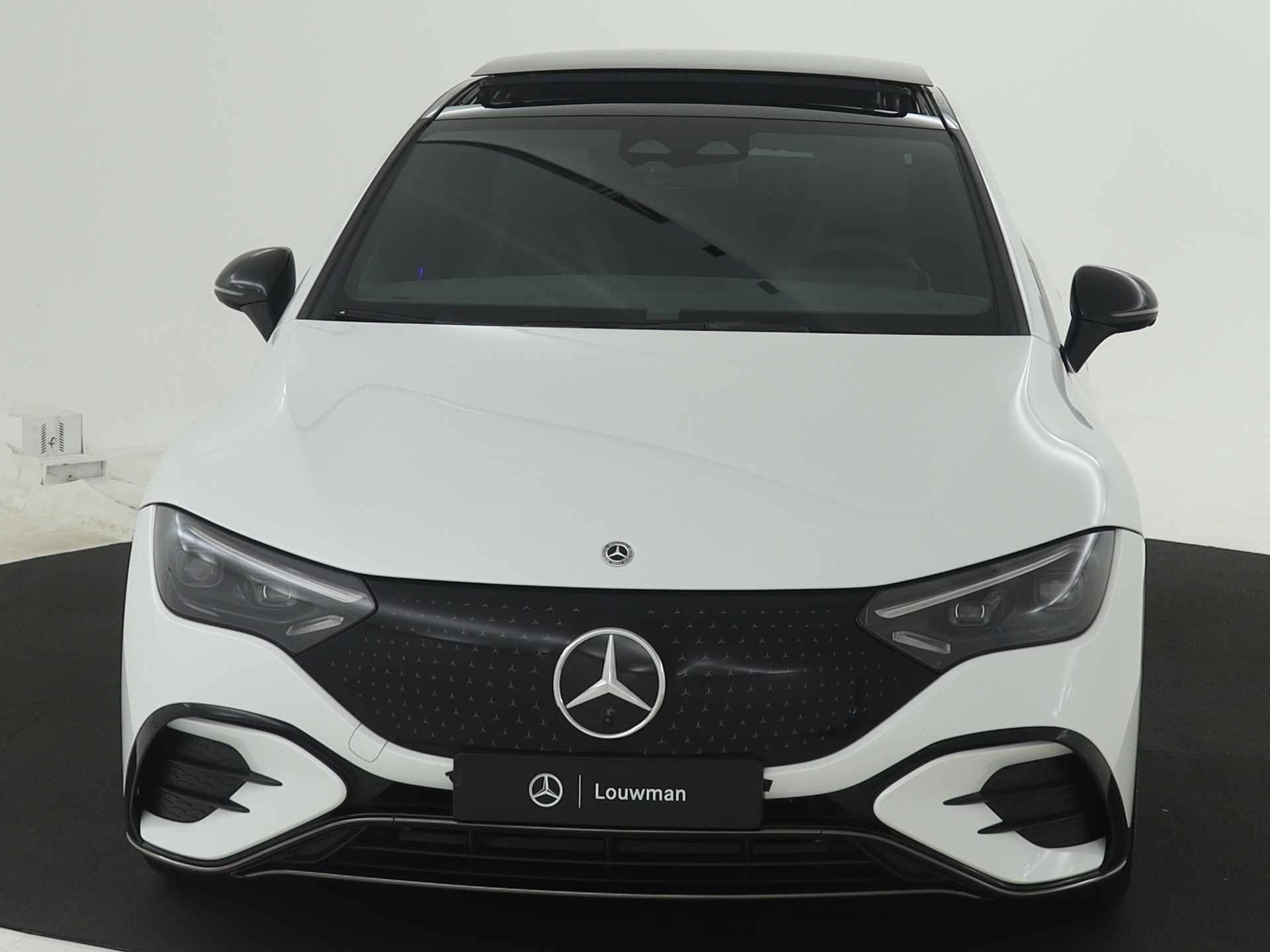 Mercedes-Benz EQE 300 Sport Edition 89 kWh | Panoramisch schuifdak | Nightpakket | AMG-spoilerlip | KEYLESS GO-pakket | Burmester® 3D-Surround sound system |  Rijassistentiepakket plus | USB-pakket plus | - 22/36