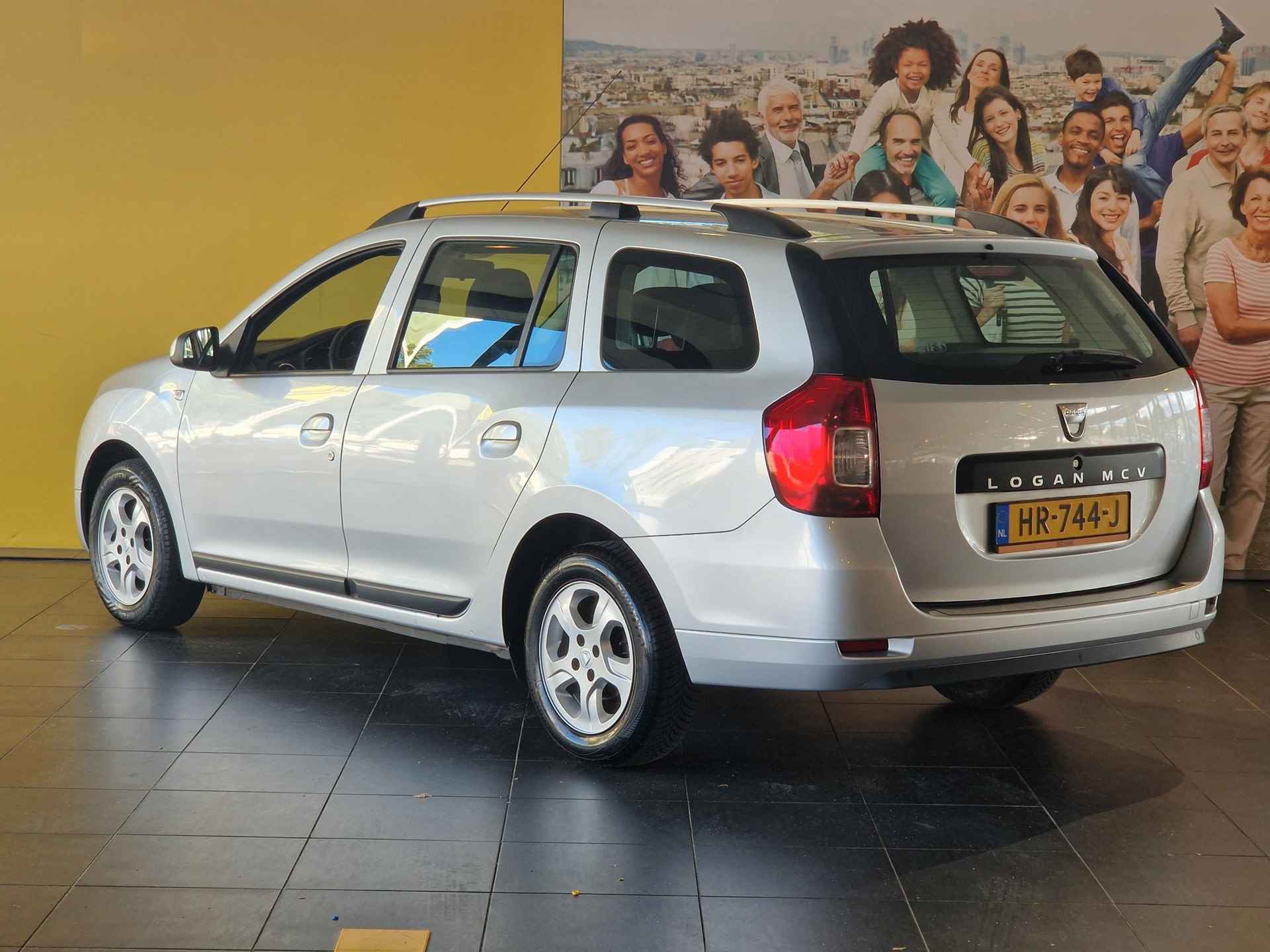 Dacia Logan MCV 0.9 TCe 90 Prestige | NAVIGATIE | PARKEERSENSOREN ACHTER | AIRCONDITIONING | 15" LICHTMETALEN VELGEN MET ALL SEASON BANDEN | CRUISE CONTROL - 13/24