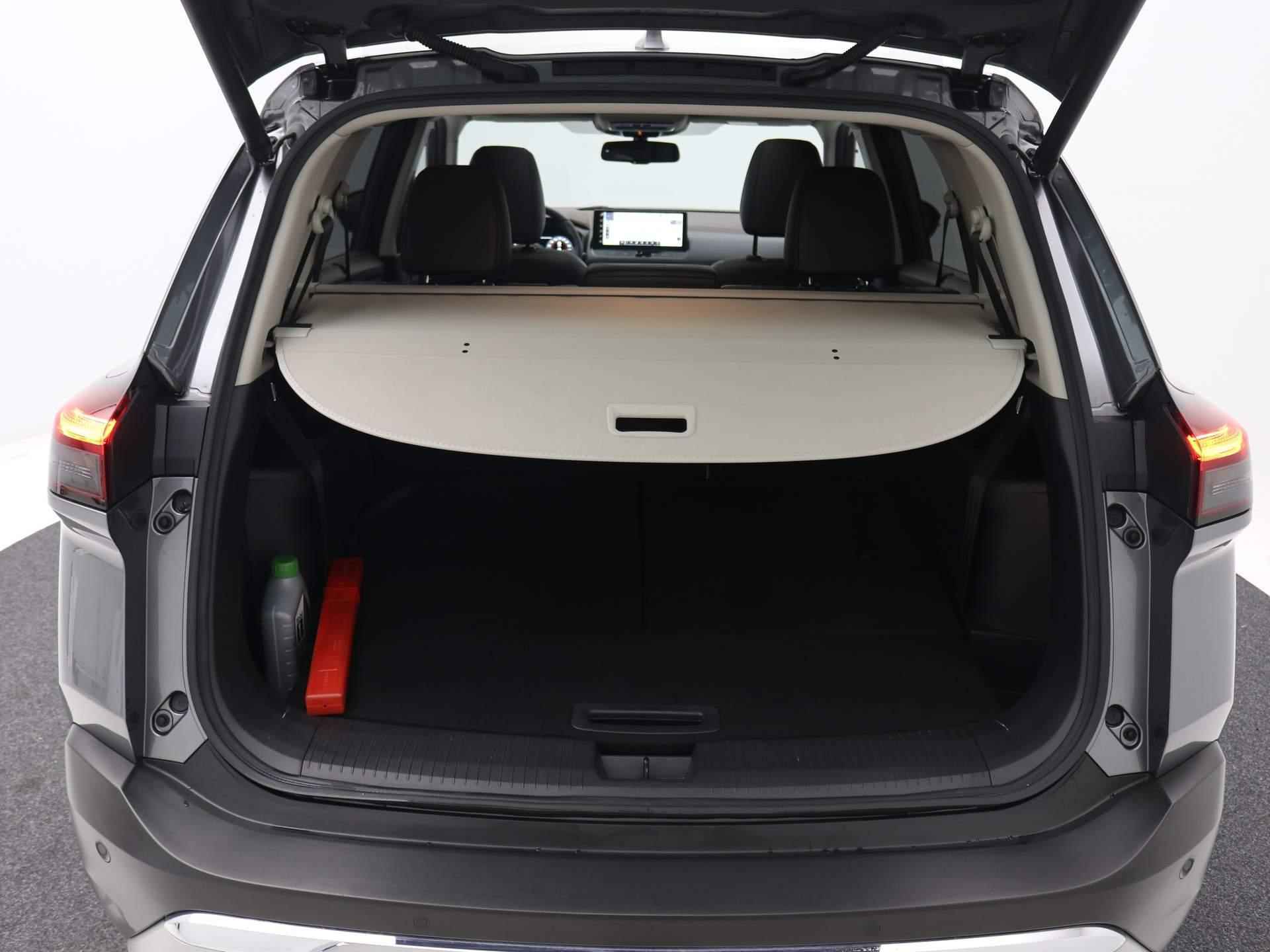 Nissan X-Trail 1.5 e-4orce Tekna 4WD 7p. AUTOMAAT / Trekhaak (1650KG Trekgewicht) / 7 Persoons / Lederen Bekleding / Cruise Control Adaptief / Elektrische Achterkep / GROOT schuif-kanteldak / All Seasonbanden / - 18/86