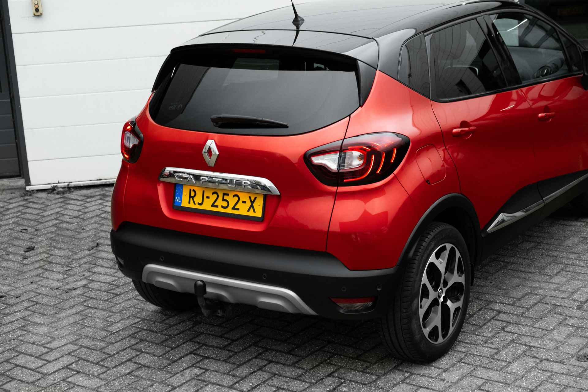 Renault Captur 0.9 TCe Intens | Trekhaak | ECC | NAVI | Camera achter | | incl. Bovag rijklaarpakket met 12 maanden garantie | - 18/42