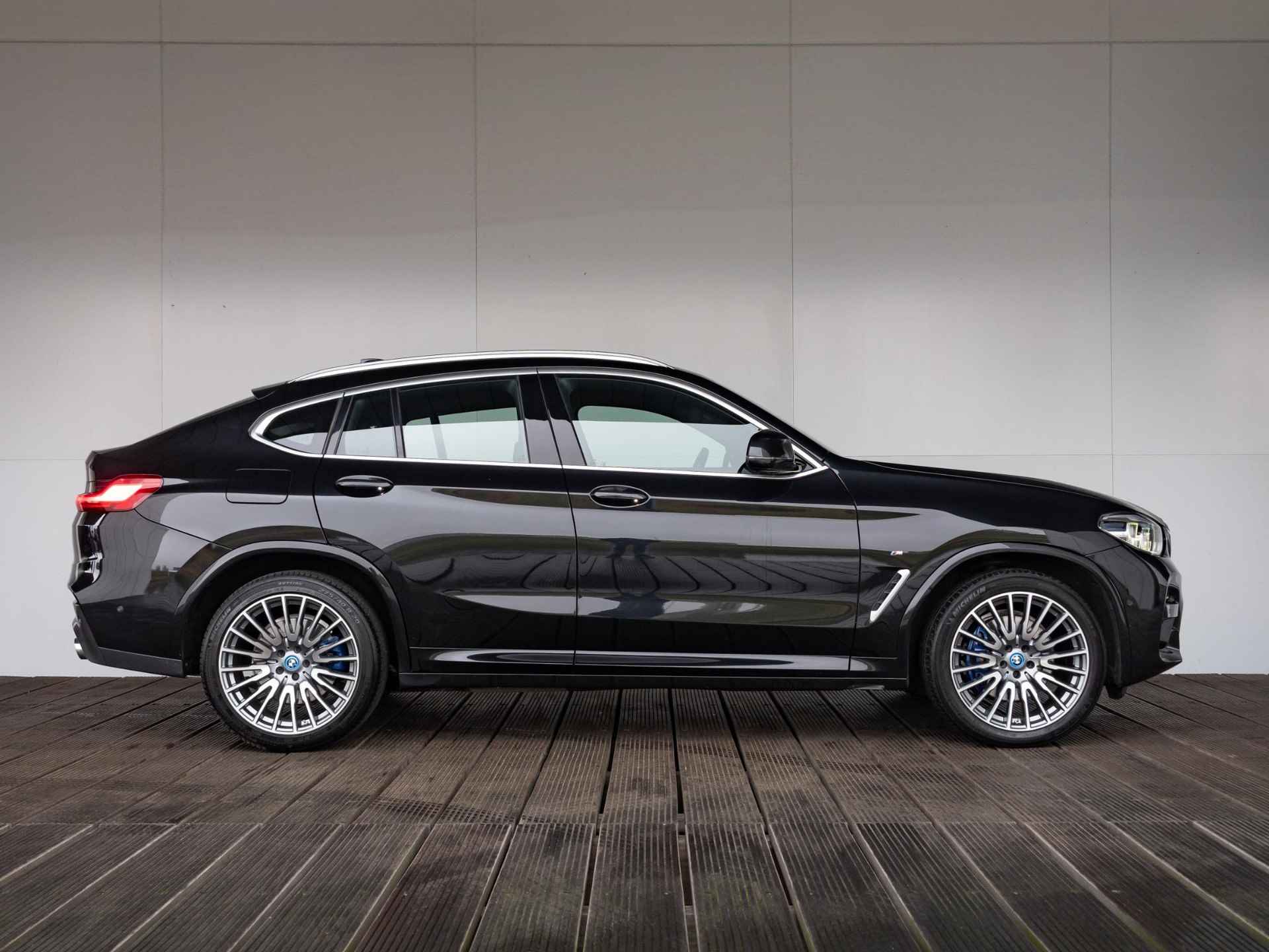 BMW X4 xDrive30i | High Executive | M Sportpakket | 20 inch | Trekhaak | Elektrisch verstelbare voorstoelen | Parking Assistant - 4/32