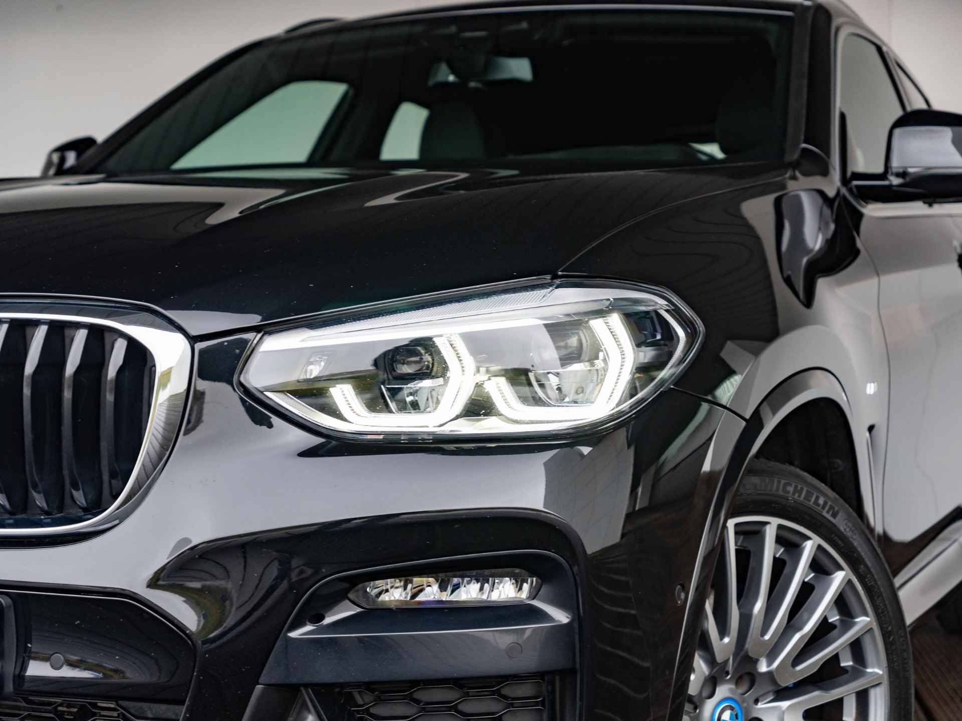 BMW X4 xDrive30i | High Executive | M Sportpakket | 20 inch | Trekhaak | Elektrisch verstelbare voorstoelen | Parking Assistant - 16/32