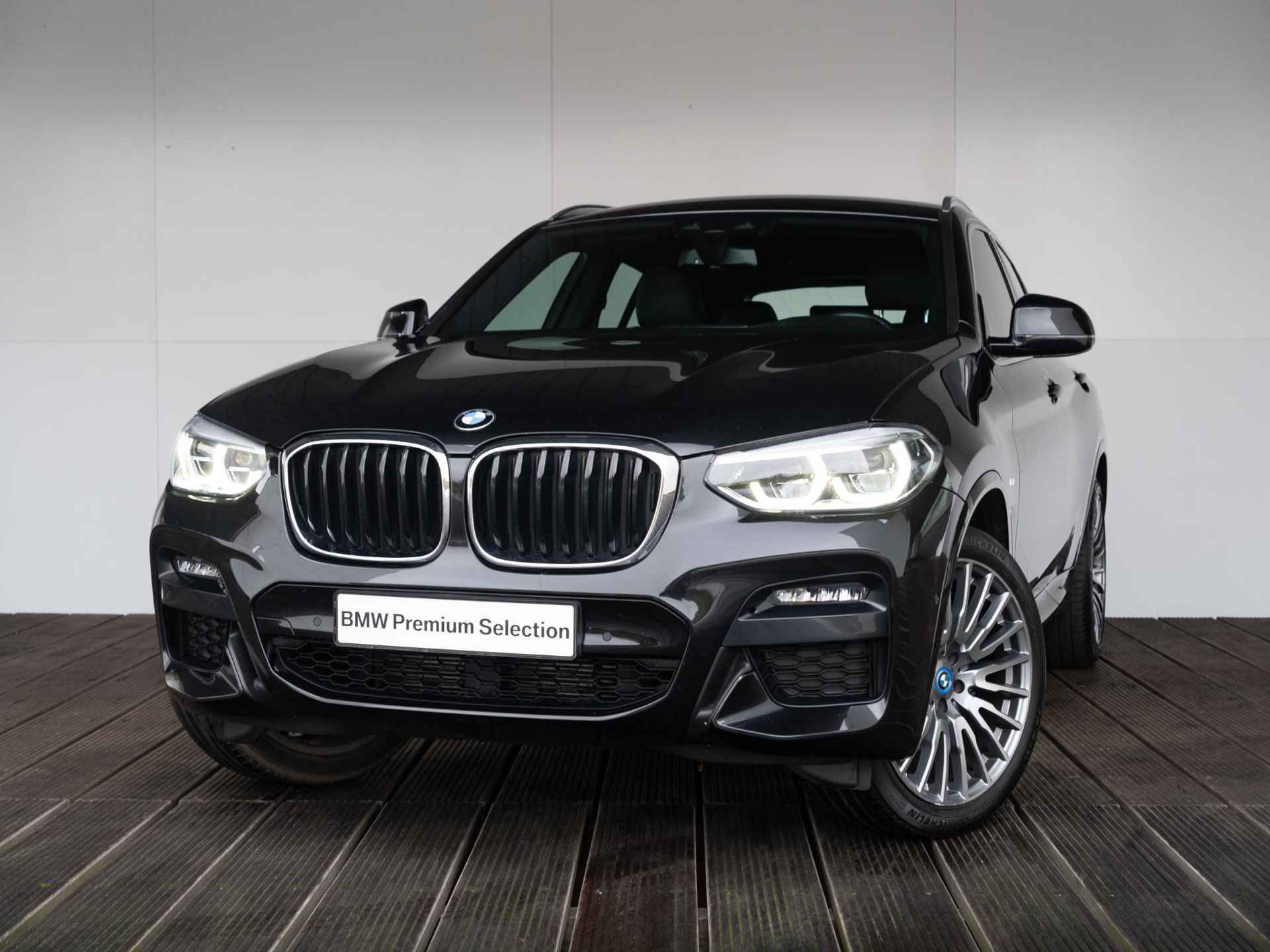 BMW X4 xDrive30i | High Executive | M Sportpakket | 20 inch | Trekhaak | Elektrisch verstelbare voorstoelen | Parking Assistant - 32/32