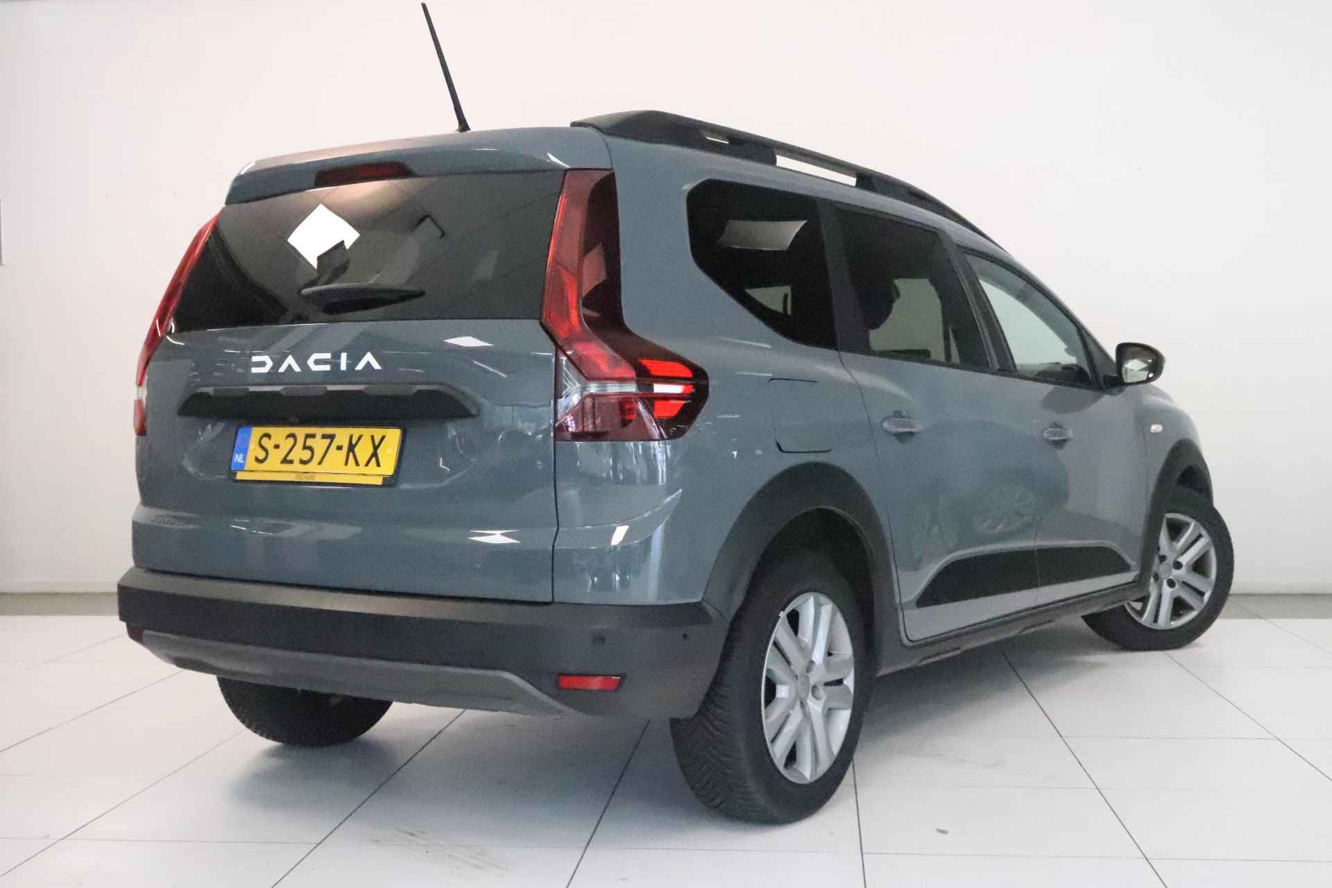 Dacia Jogger 1.0 TCe 110 Expression 7p. | 7-persoons | Navigatie | Achteruitrijcamera | - 3/30